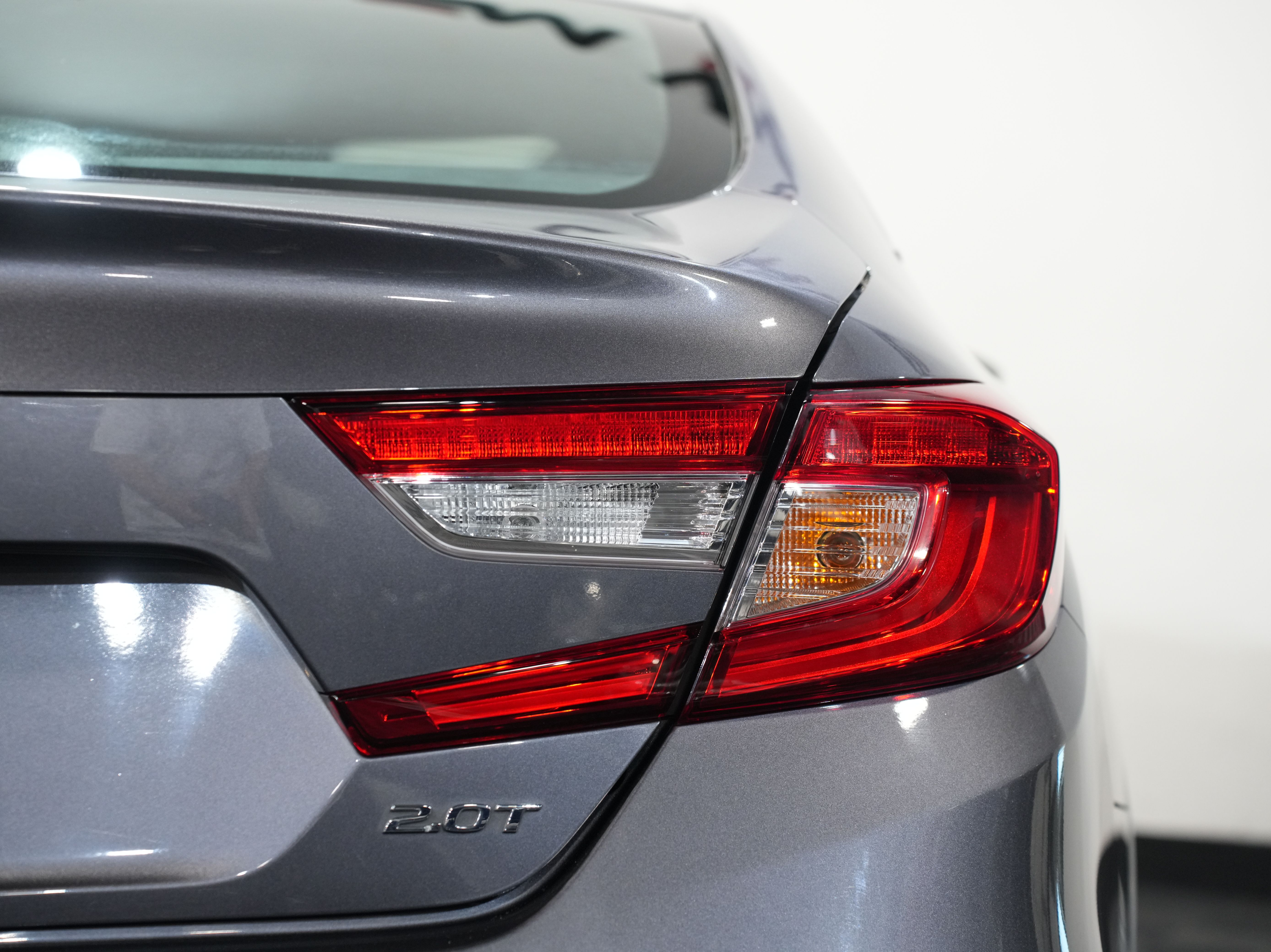GRAY, 2018 HONDA ACCORD Image 16