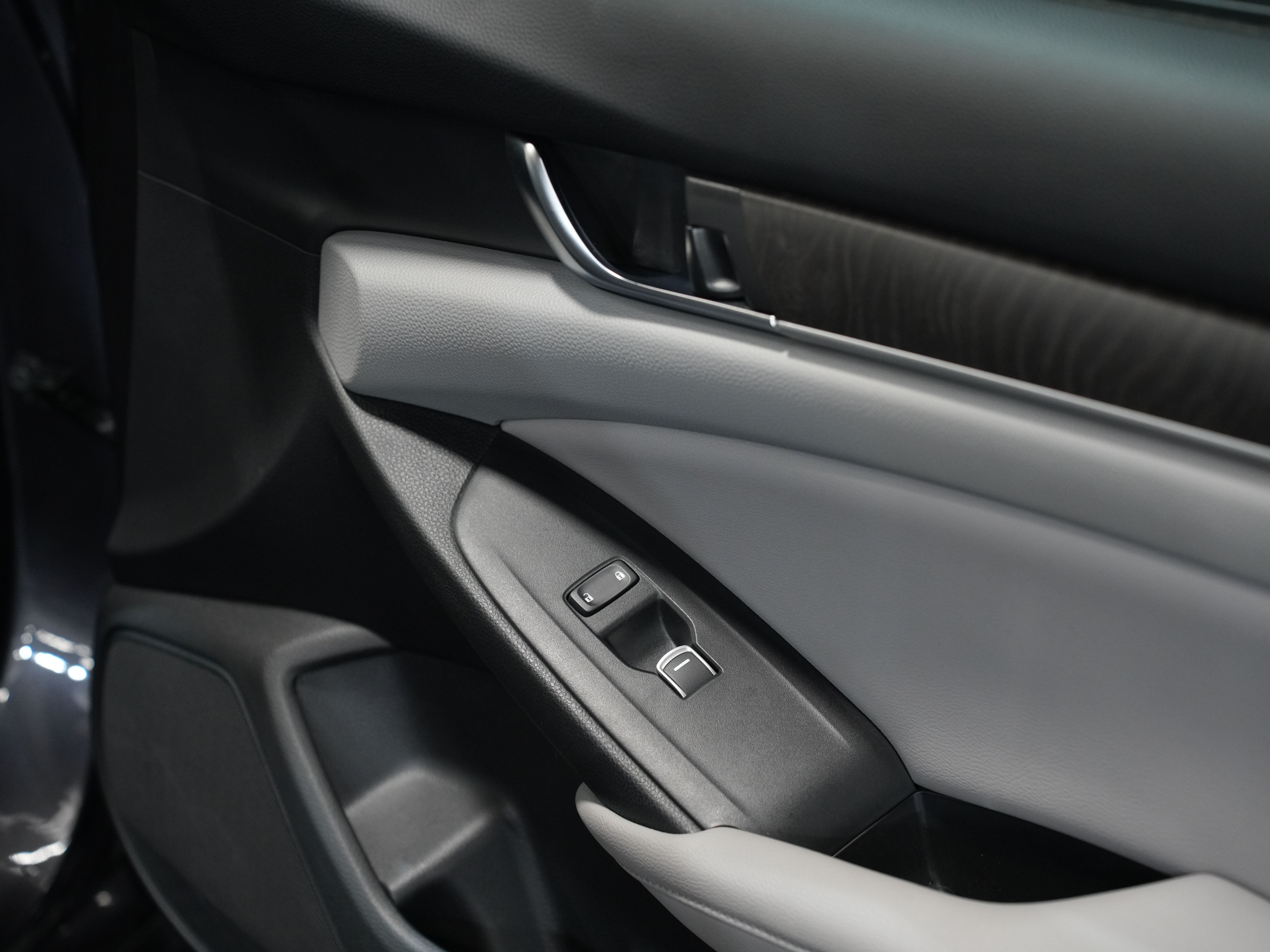 GRAY, 2018 HONDA ACCORD Image 22