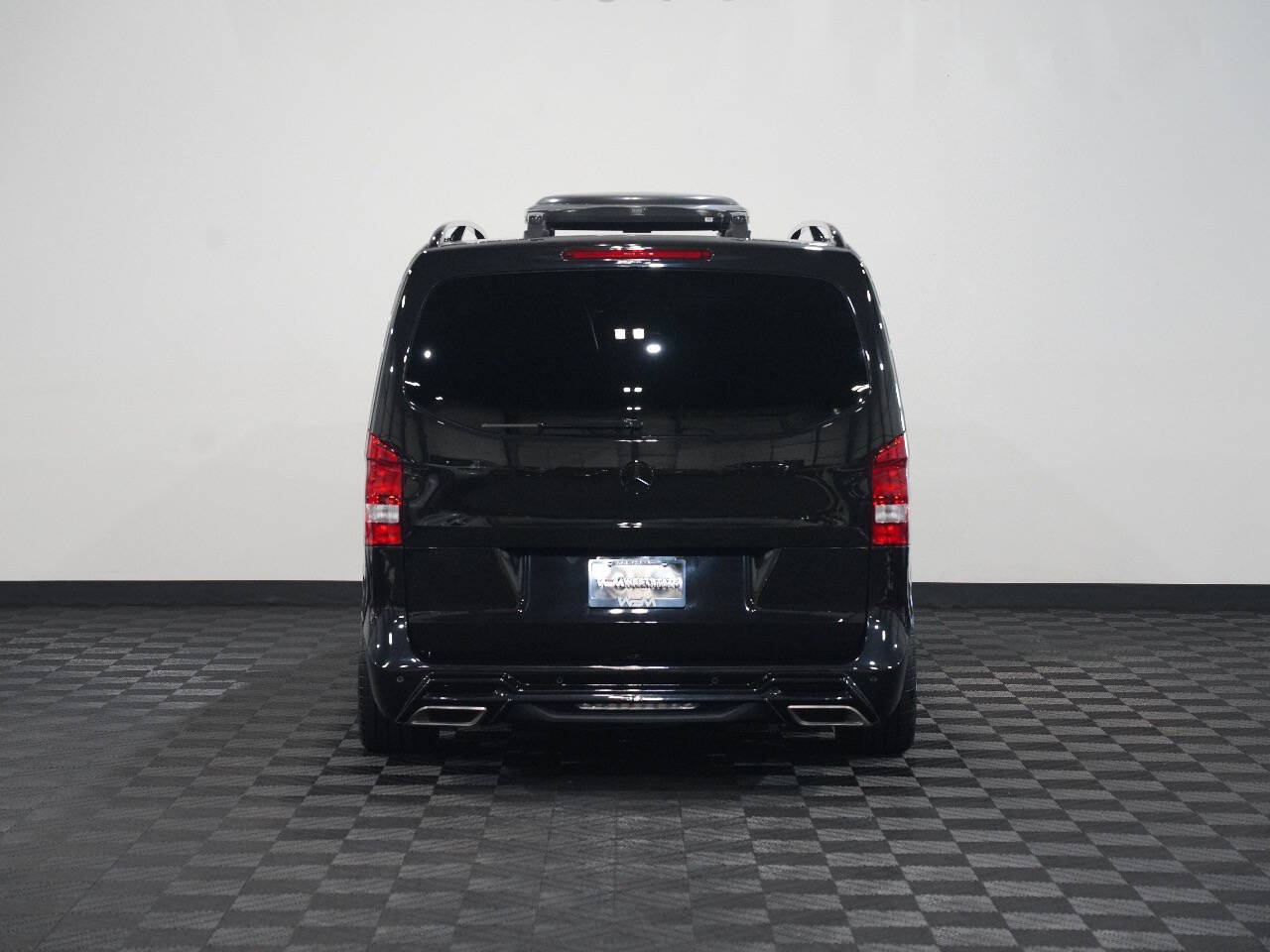 BLACK, 2017 MERCEDES-BENZ METRIS PASSENGER Image 7