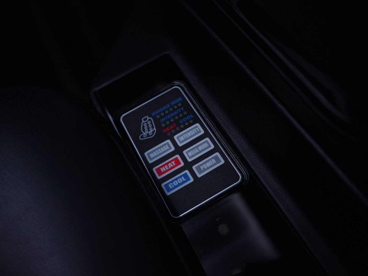 BLACK, 2017 MERCEDES-BENZ METRIS PASSENGER Image 38