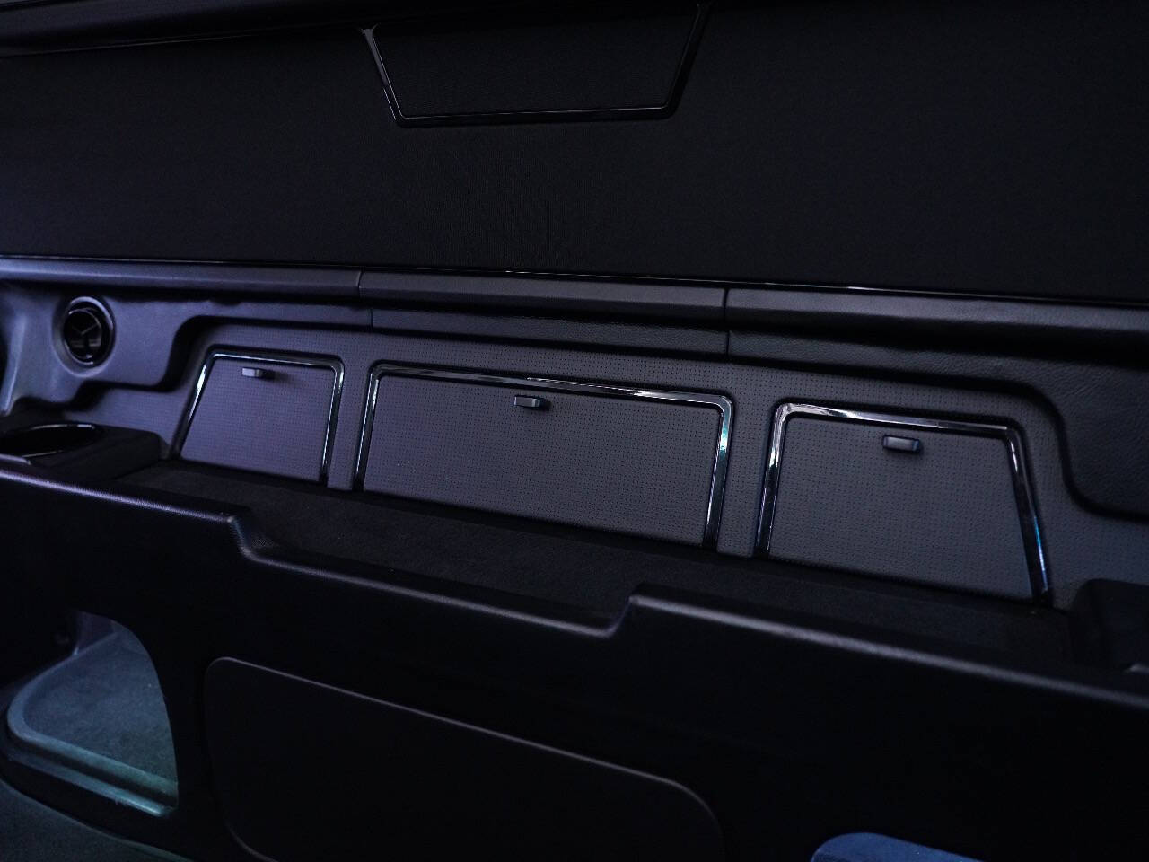 BLACK, 2017 MERCEDES-BENZ METRIS PASSENGER Image 46