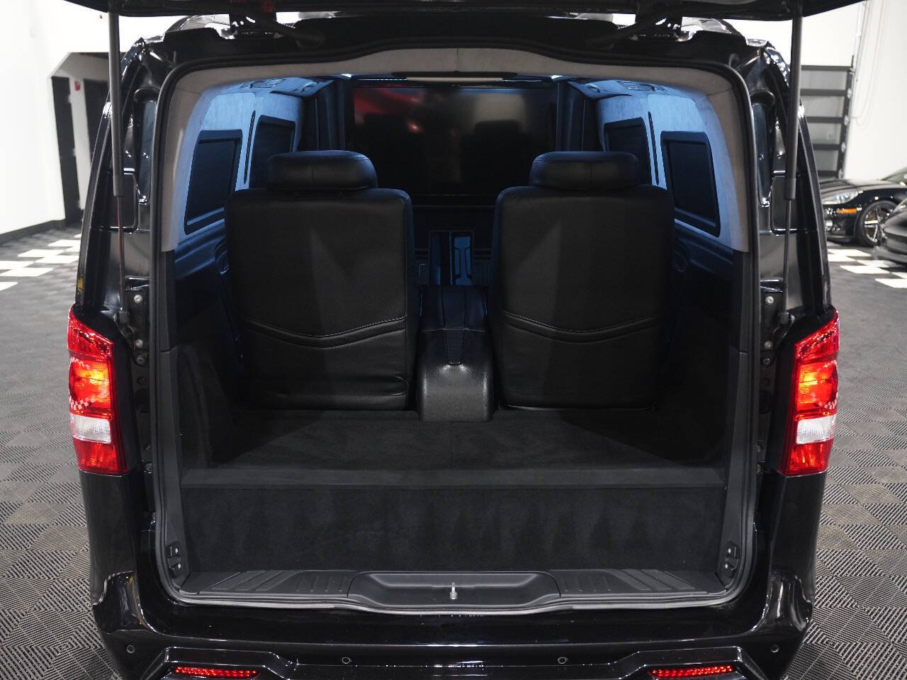 BLACK, 2017 MERCEDES-BENZ METRIS PASSENGER Image 52