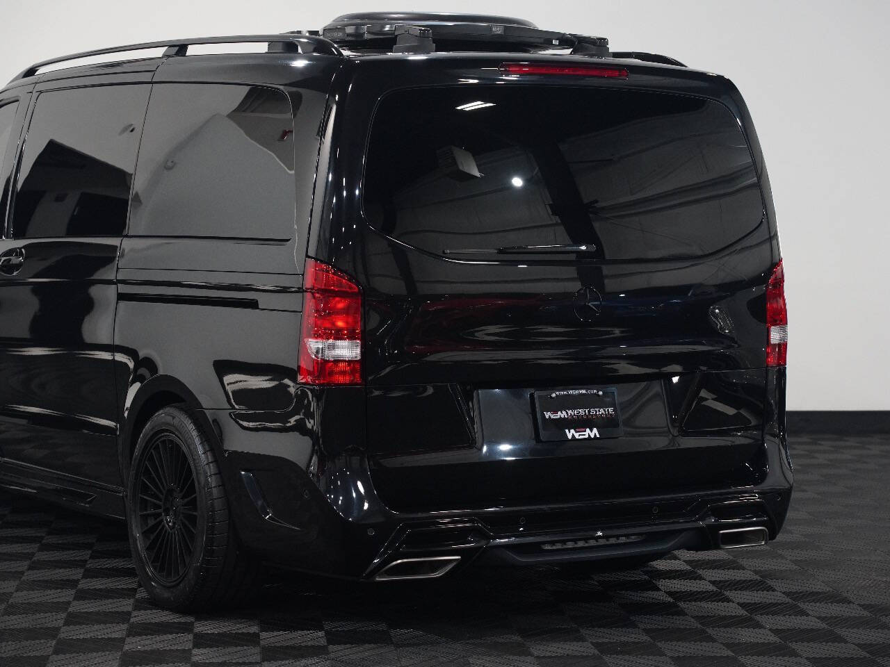 BLACK, 2017 MERCEDES-BENZ METRIS PASSENGER Image 14