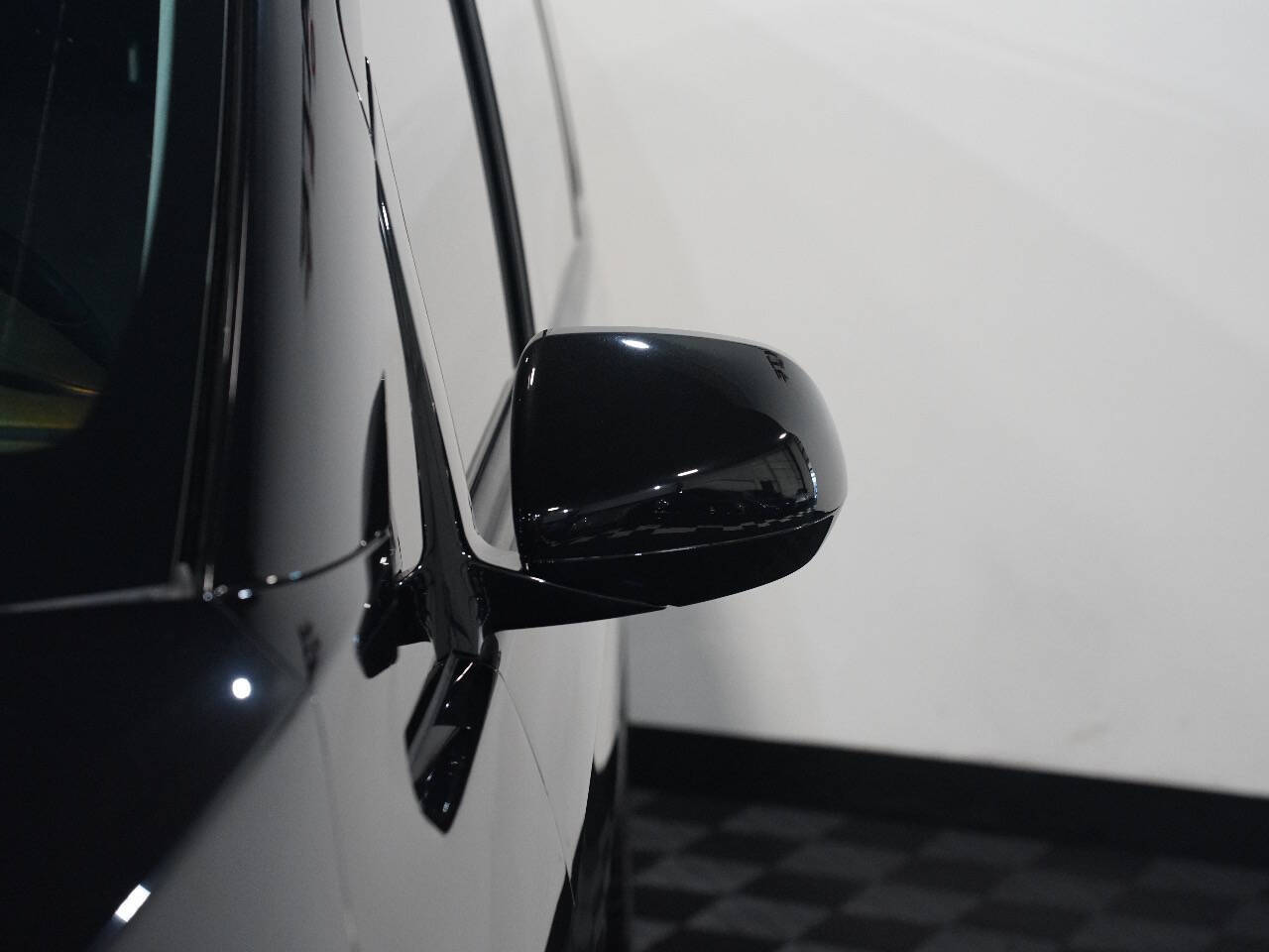 BLACK, 2017 MERCEDES-BENZ METRIS PASSENGER Image 11