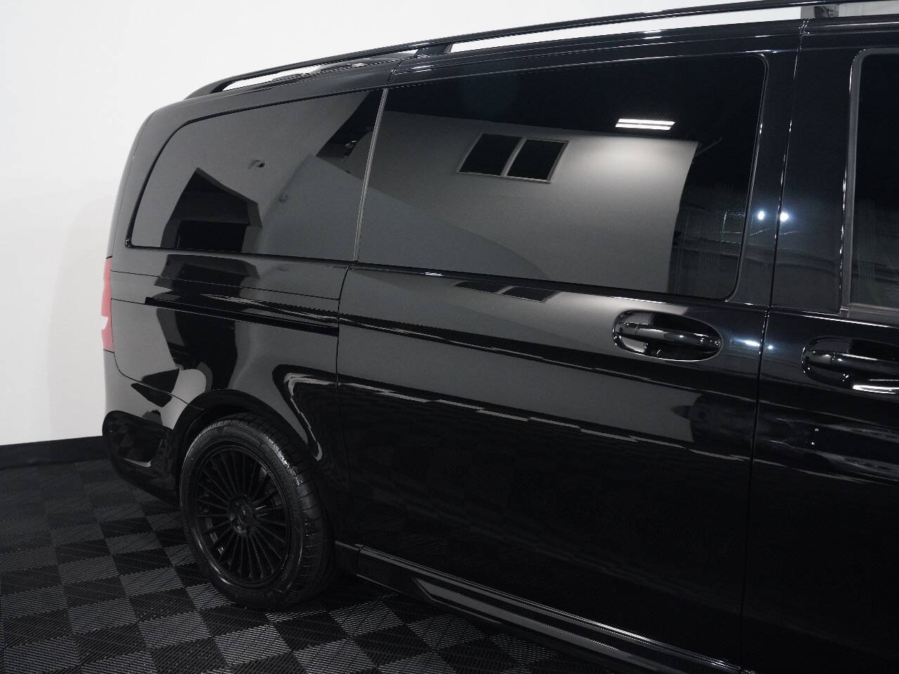 BLACK, 2017 MERCEDES-BENZ METRIS PASSENGER Image 13