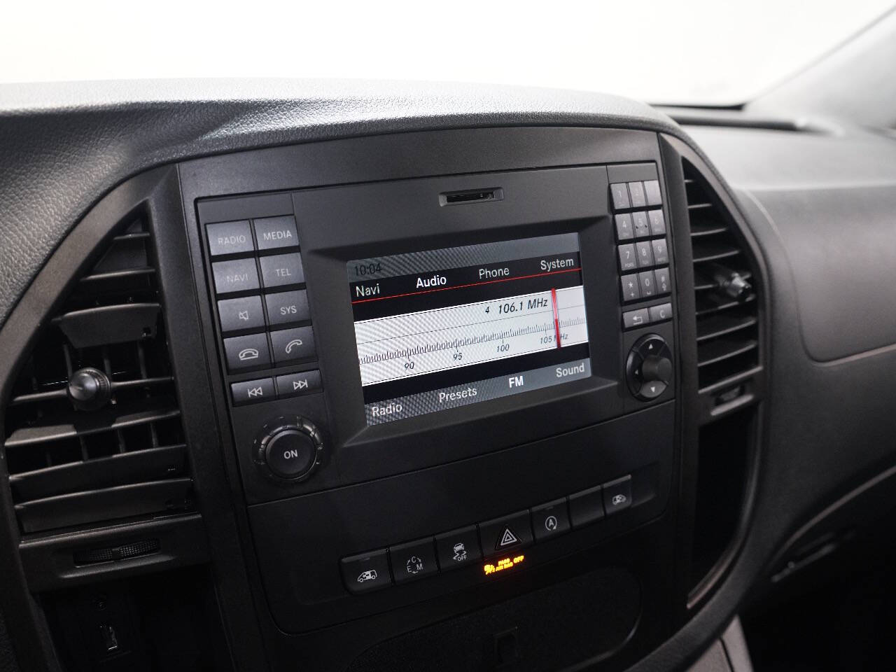 BLACK, 2017 MERCEDES-BENZ METRIS PASSENGER Image 27