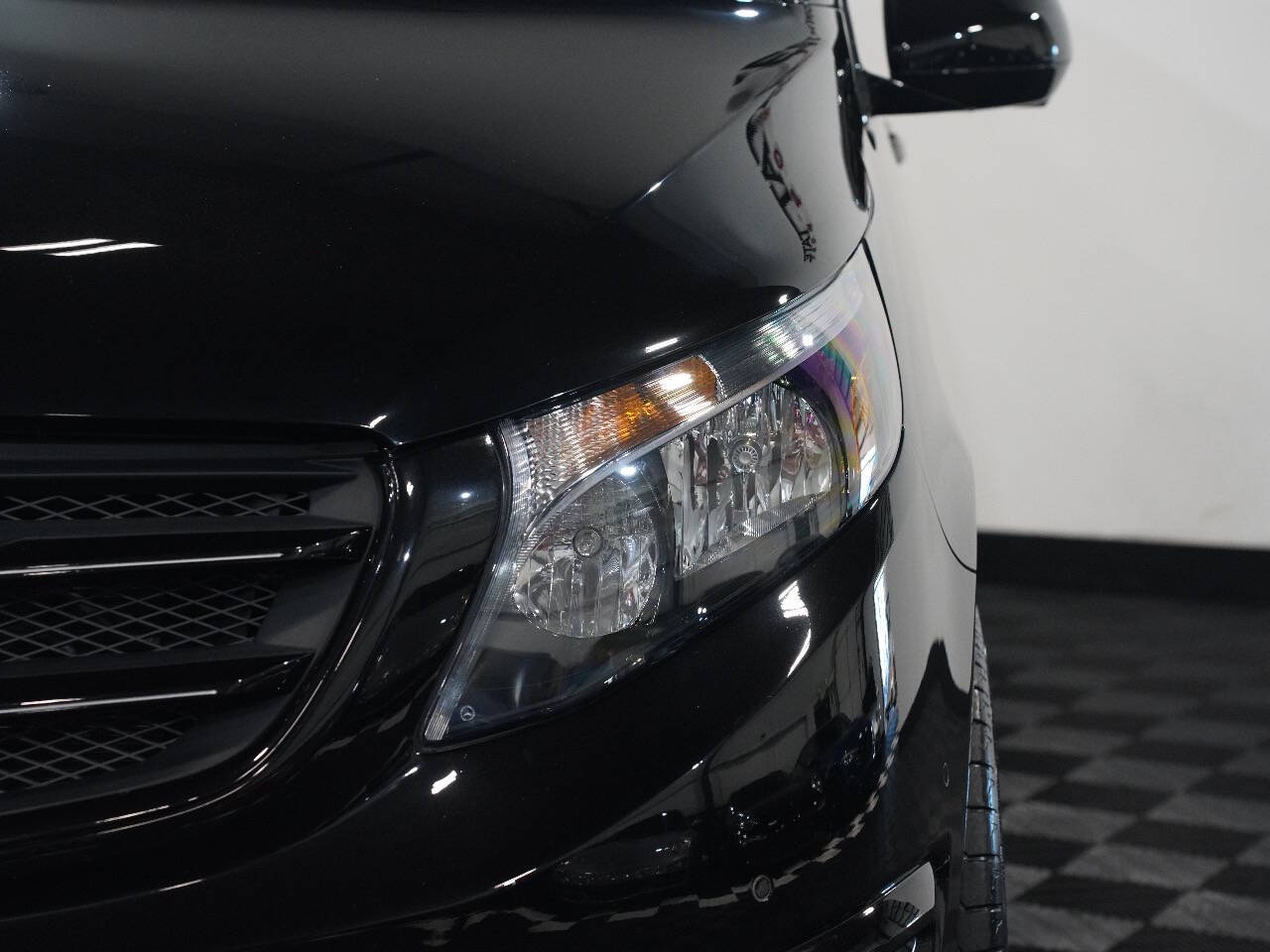 BLACK, 2017 MERCEDES-BENZ METRIS PASSENGER Image 10