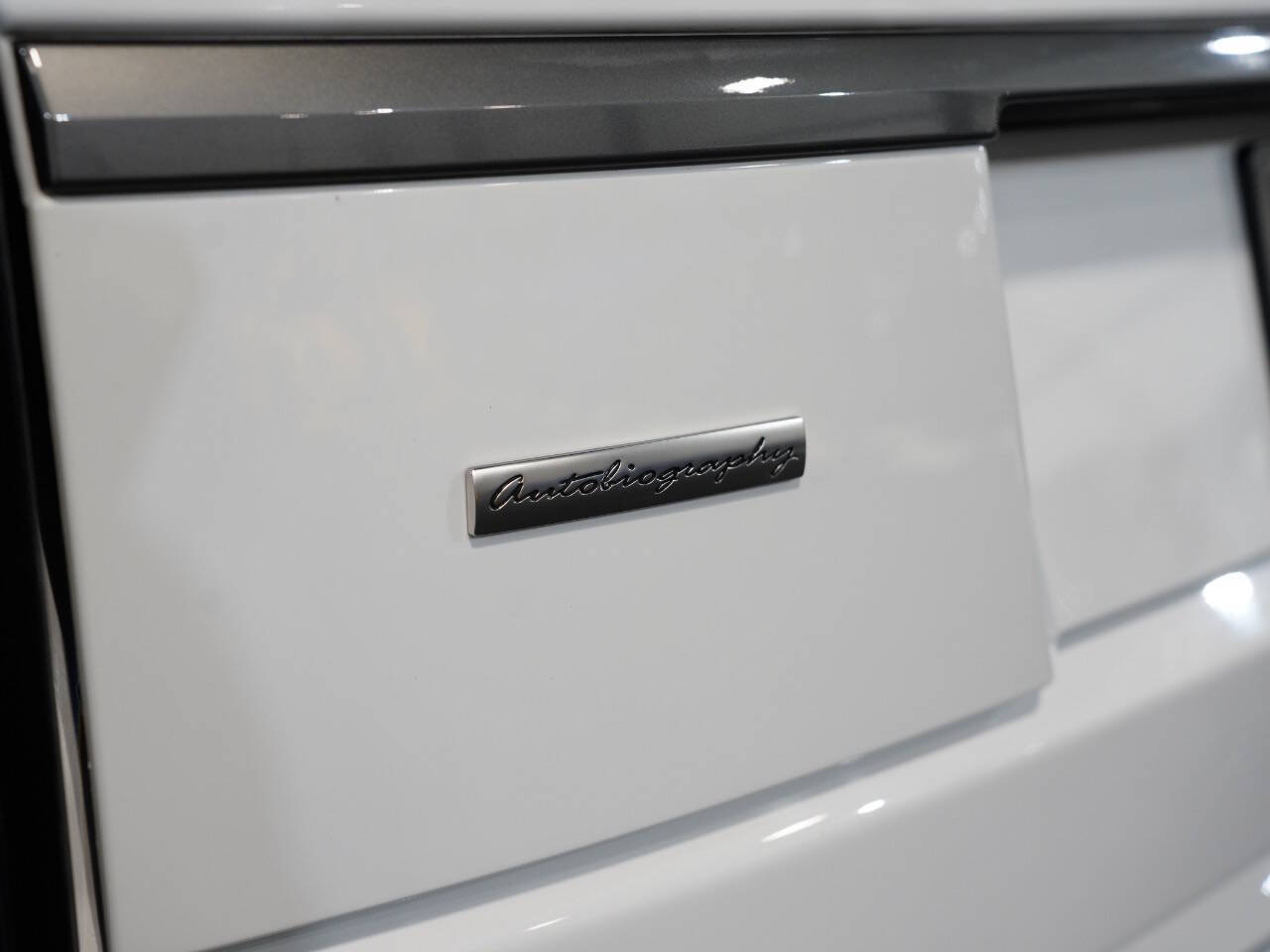 FUJI WHITE, 2019 LAND ROVER RANGE ROVER Image 18