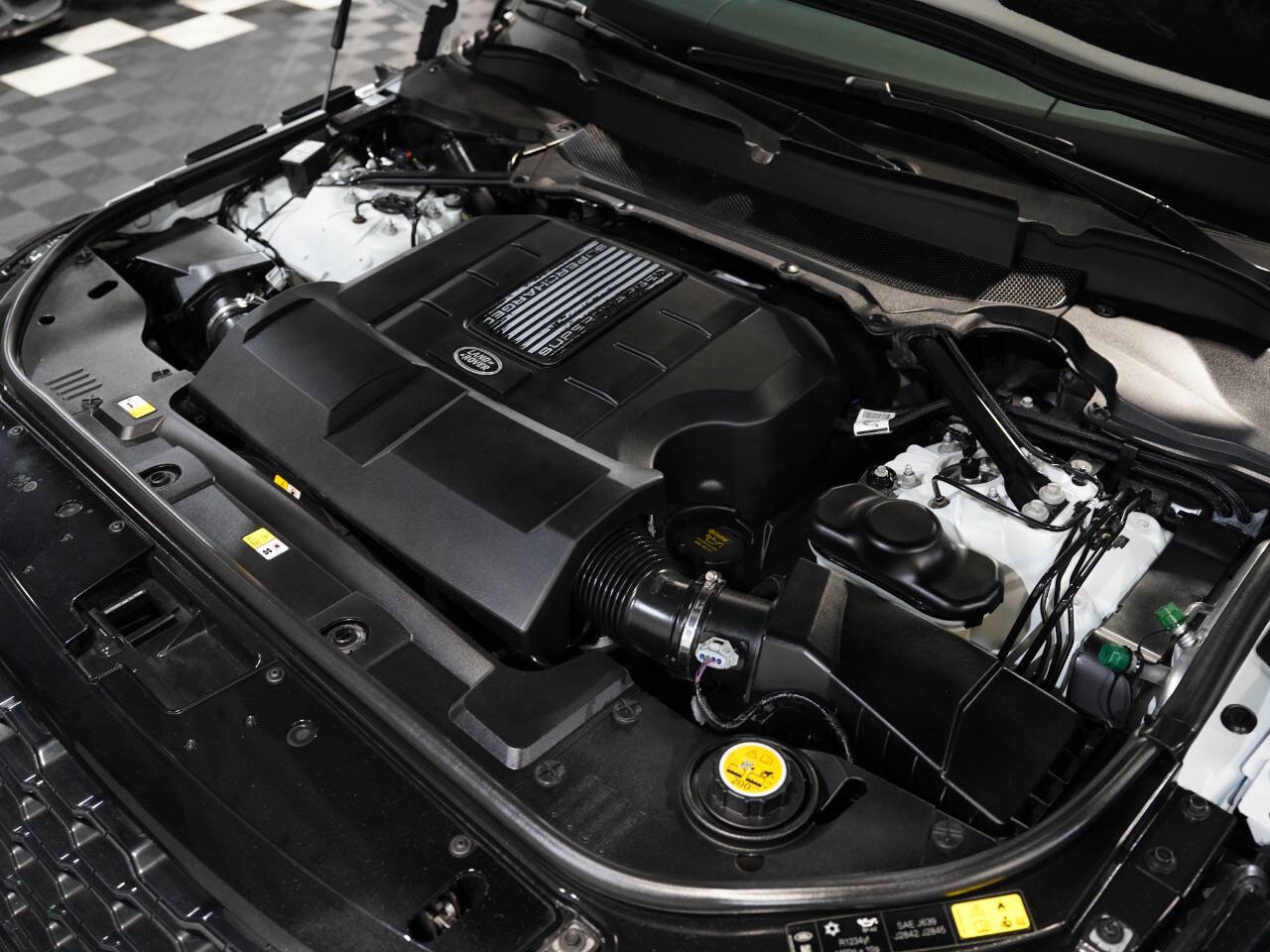 FUJI WHITE, 2019 LAND ROVER RANGE ROVER Image 51