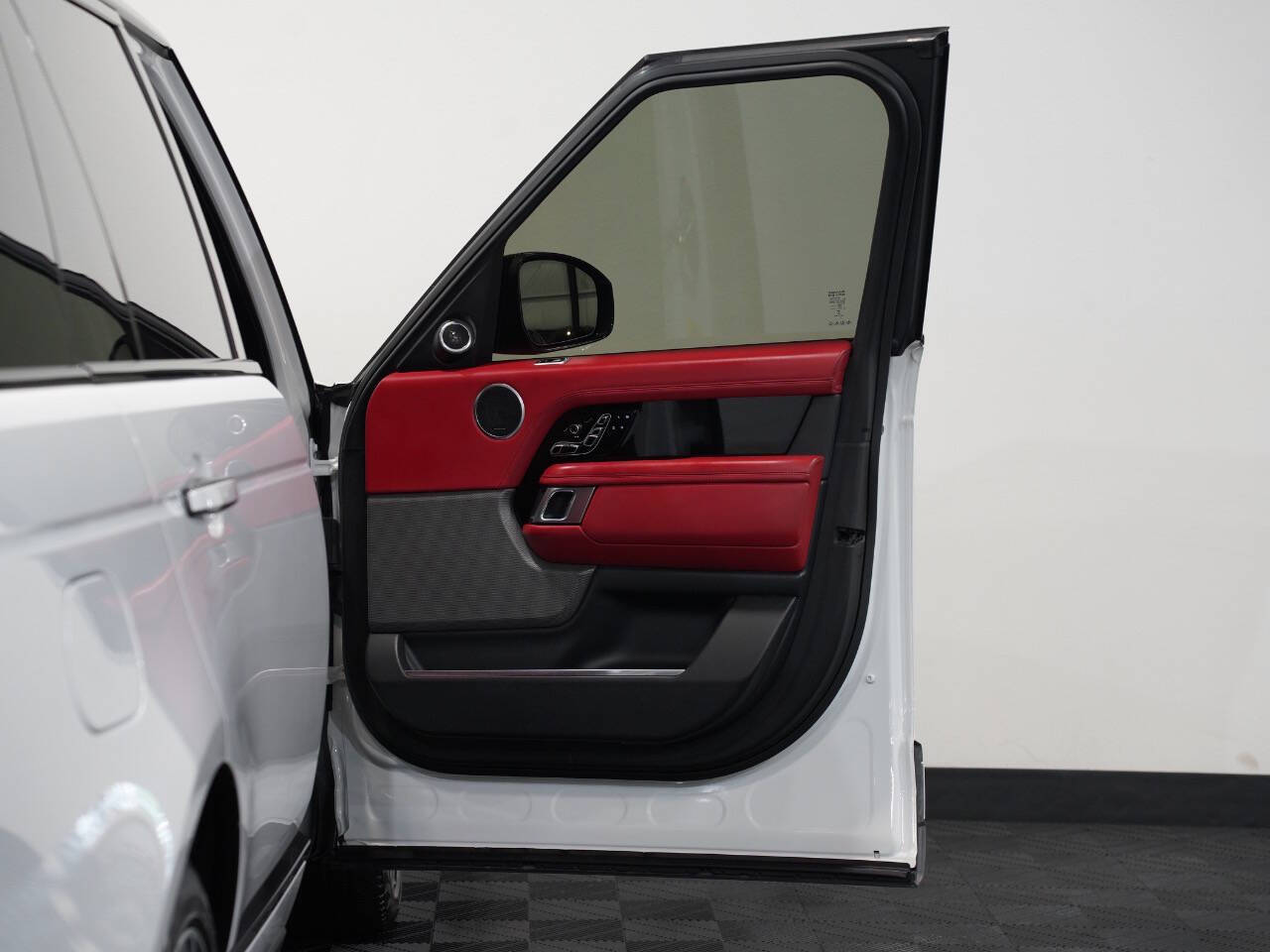 FUJI WHITE, 2019 LAND ROVER RANGE ROVER Image 22