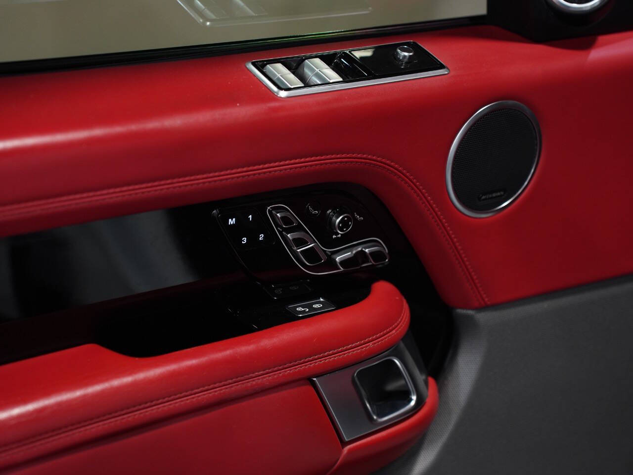 FUJI WHITE, 2019 LAND ROVER RANGE ROVER Image 21