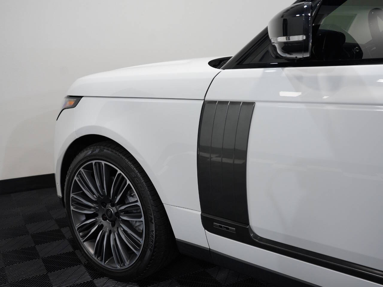 FUJI WHITE, 2019 LAND ROVER RANGE ROVER Image 19
