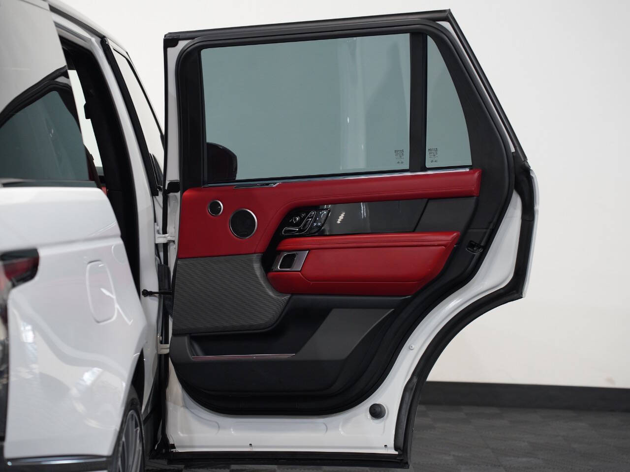 FUJI WHITE, 2019 LAND ROVER RANGE ROVER Image 24