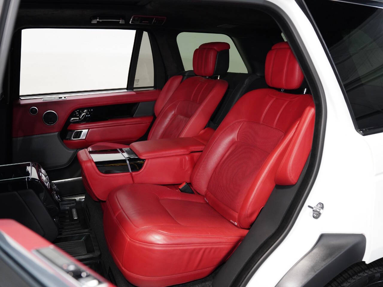 FUJI WHITE, 2019 LAND ROVER RANGE ROVER Image 36