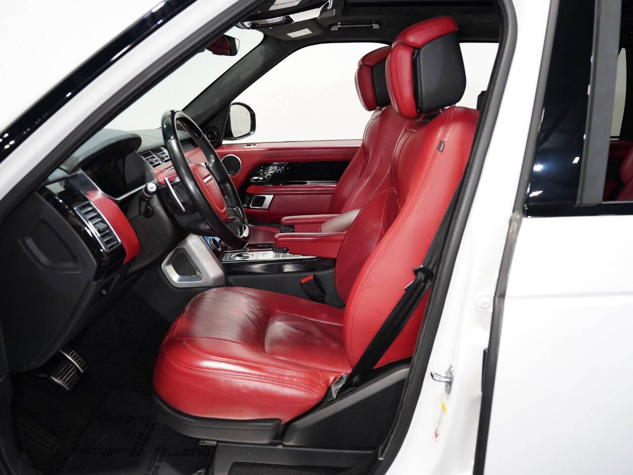 FUJI WHITE, 2019 LAND ROVER RANGE ROVER Image 29