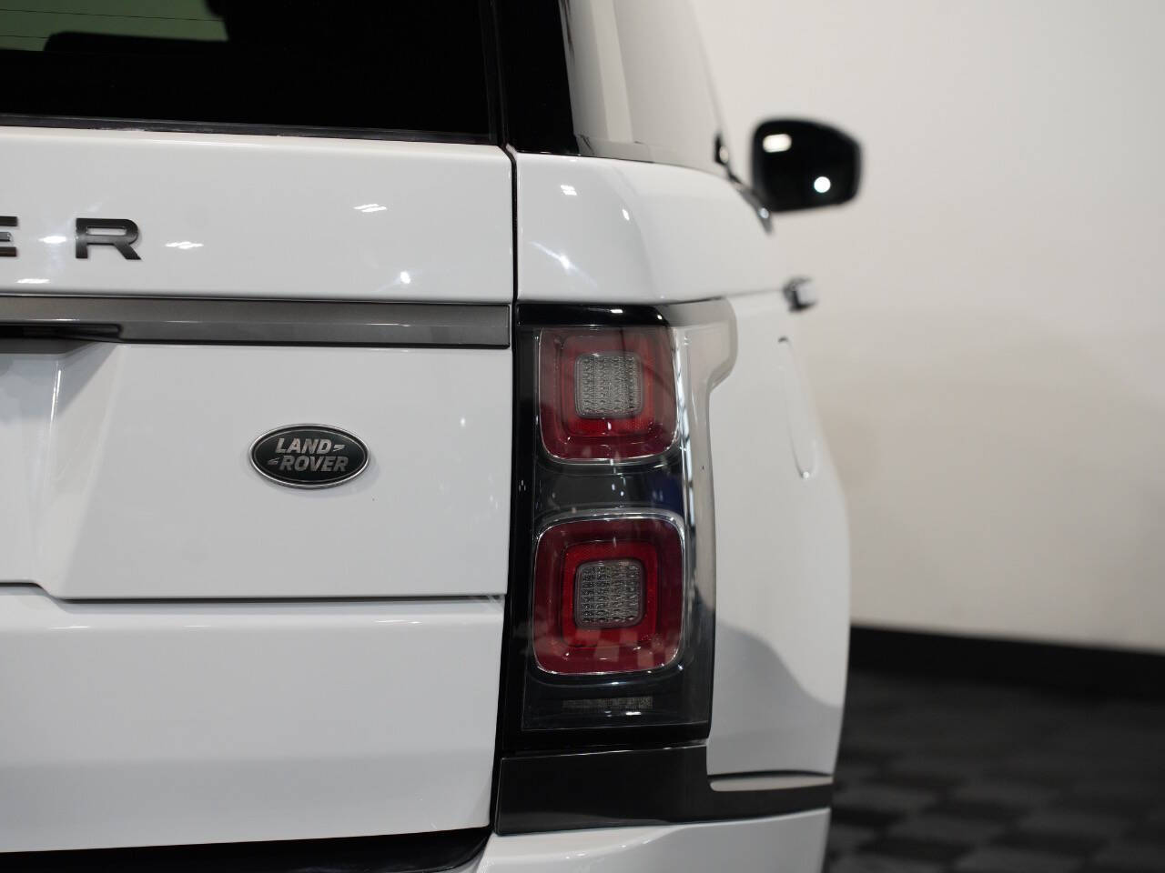 FUJI WHITE, 2019 LAND ROVER RANGE ROVER Image 16