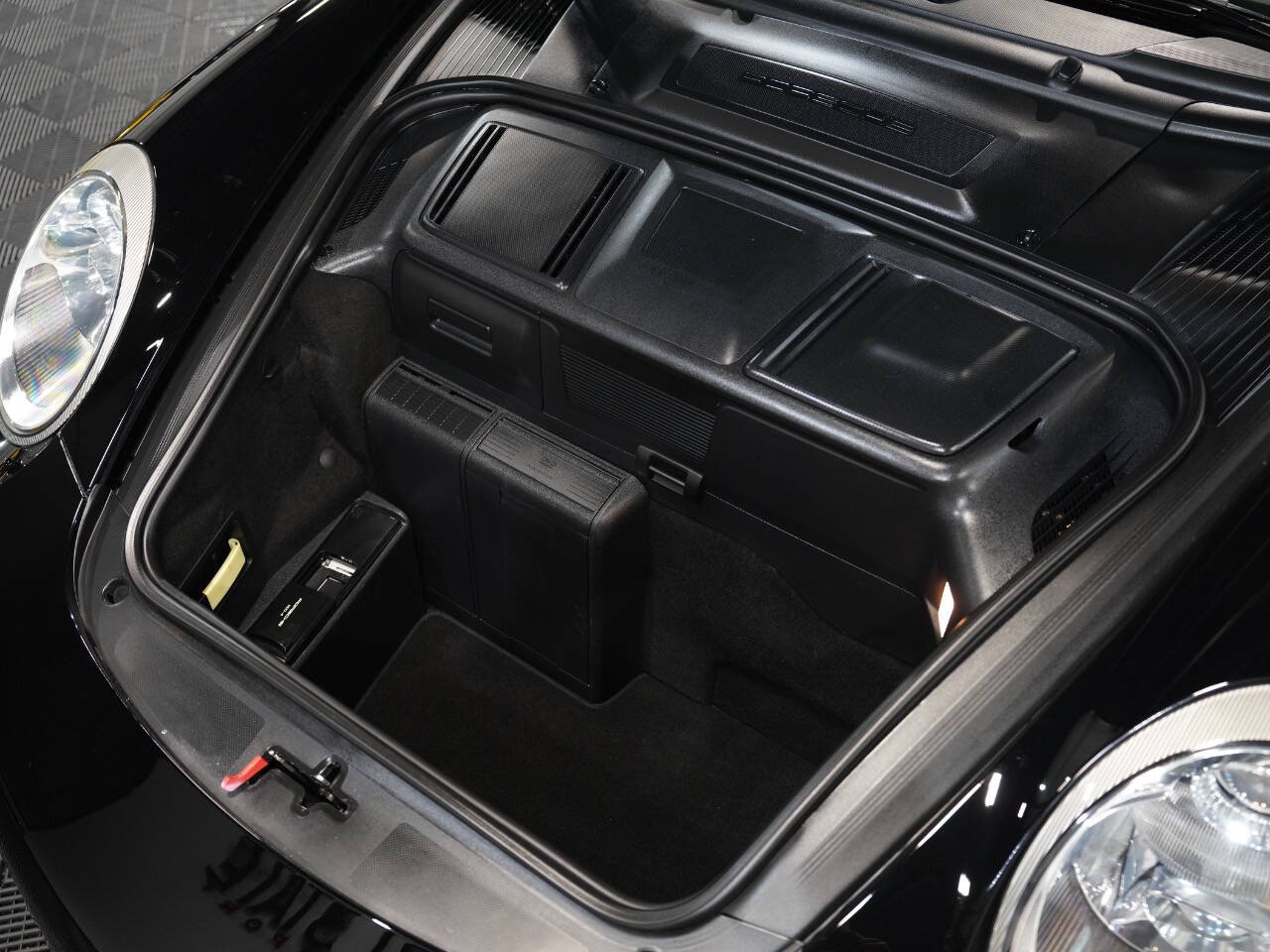 BLACK, 2008 PORSCHE 911 Image 45
