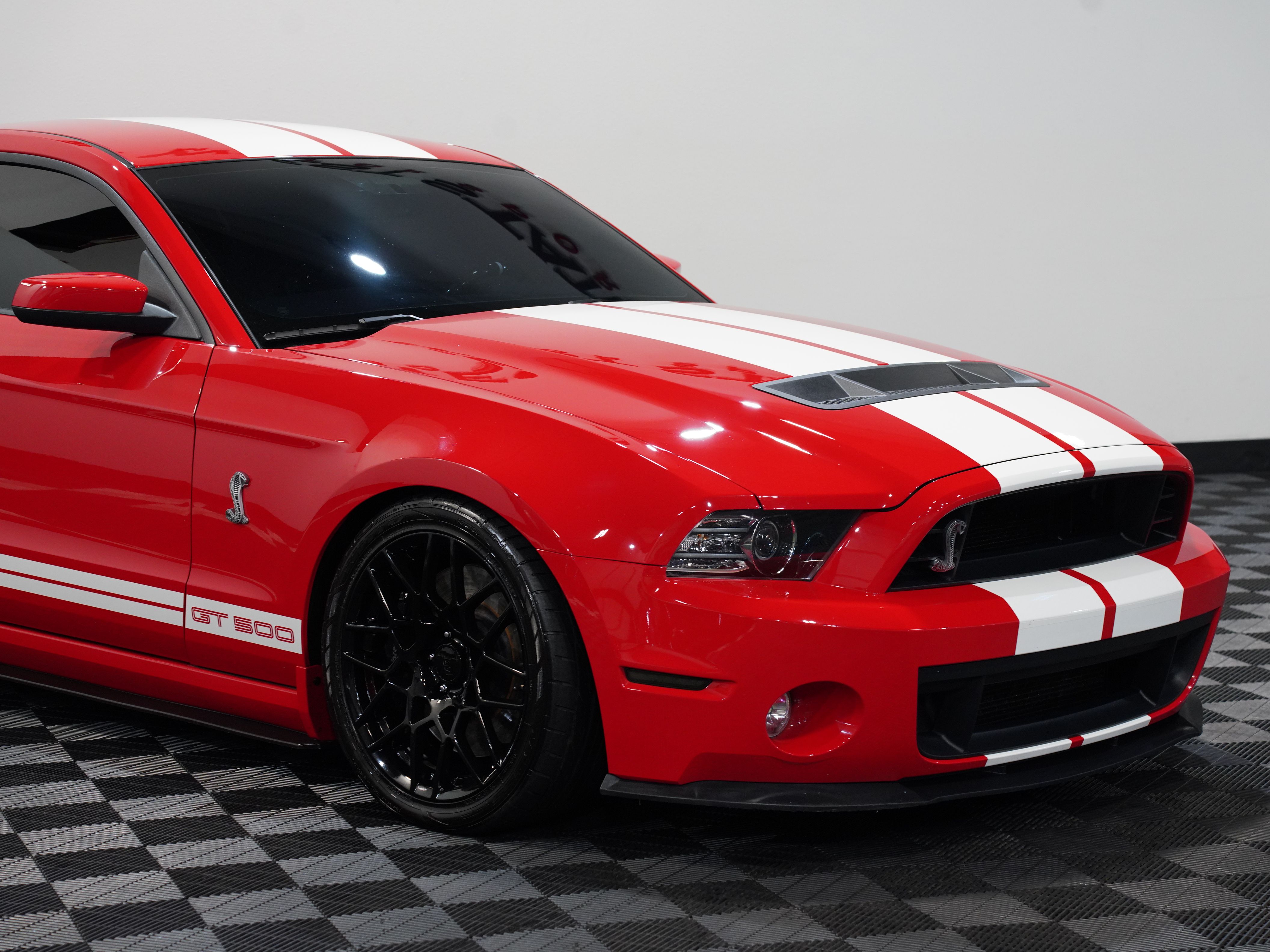RED, 2013 FORD MUSTANG Image 9