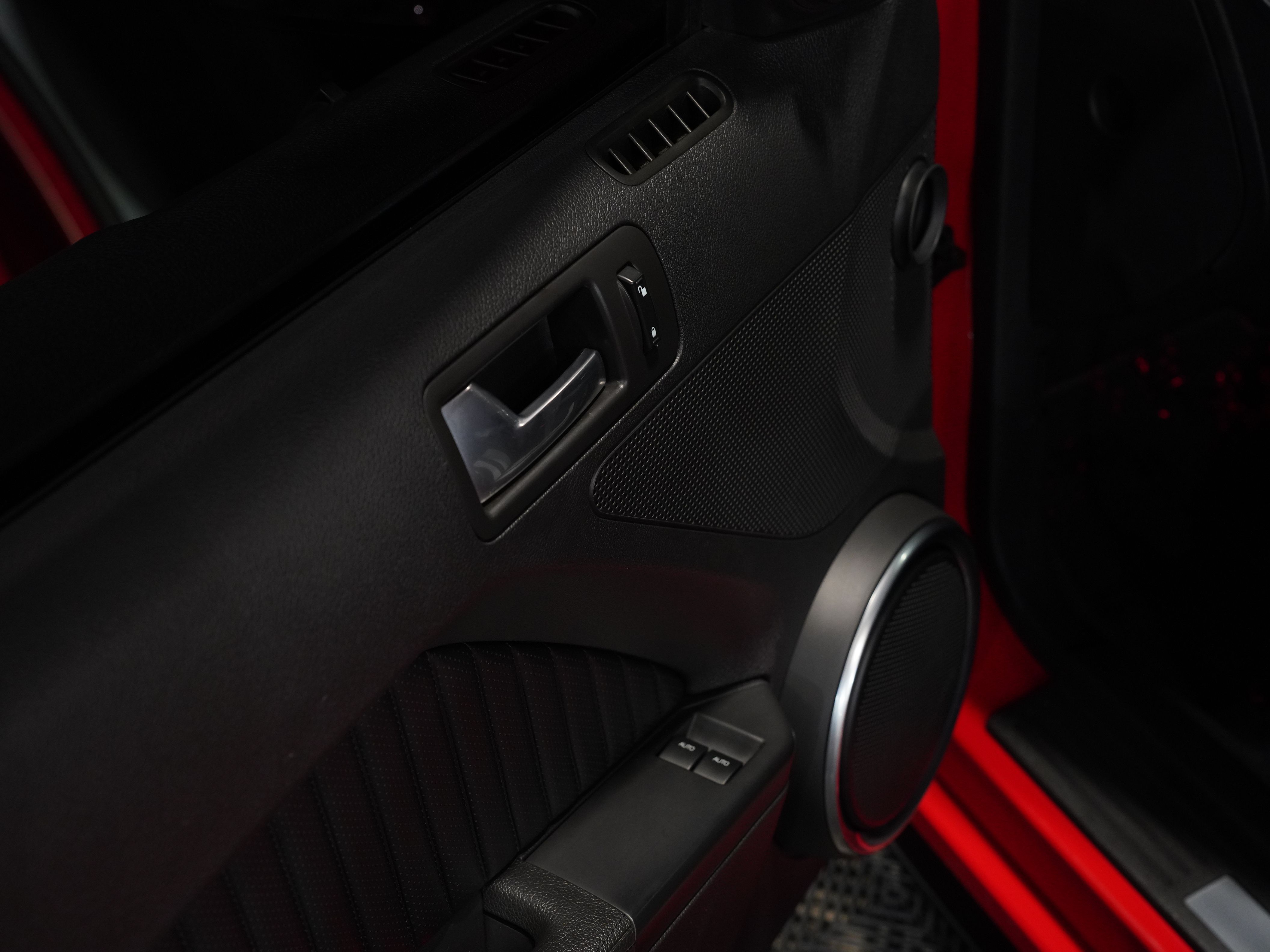 RED, 2013 FORD MUSTANG Image 26