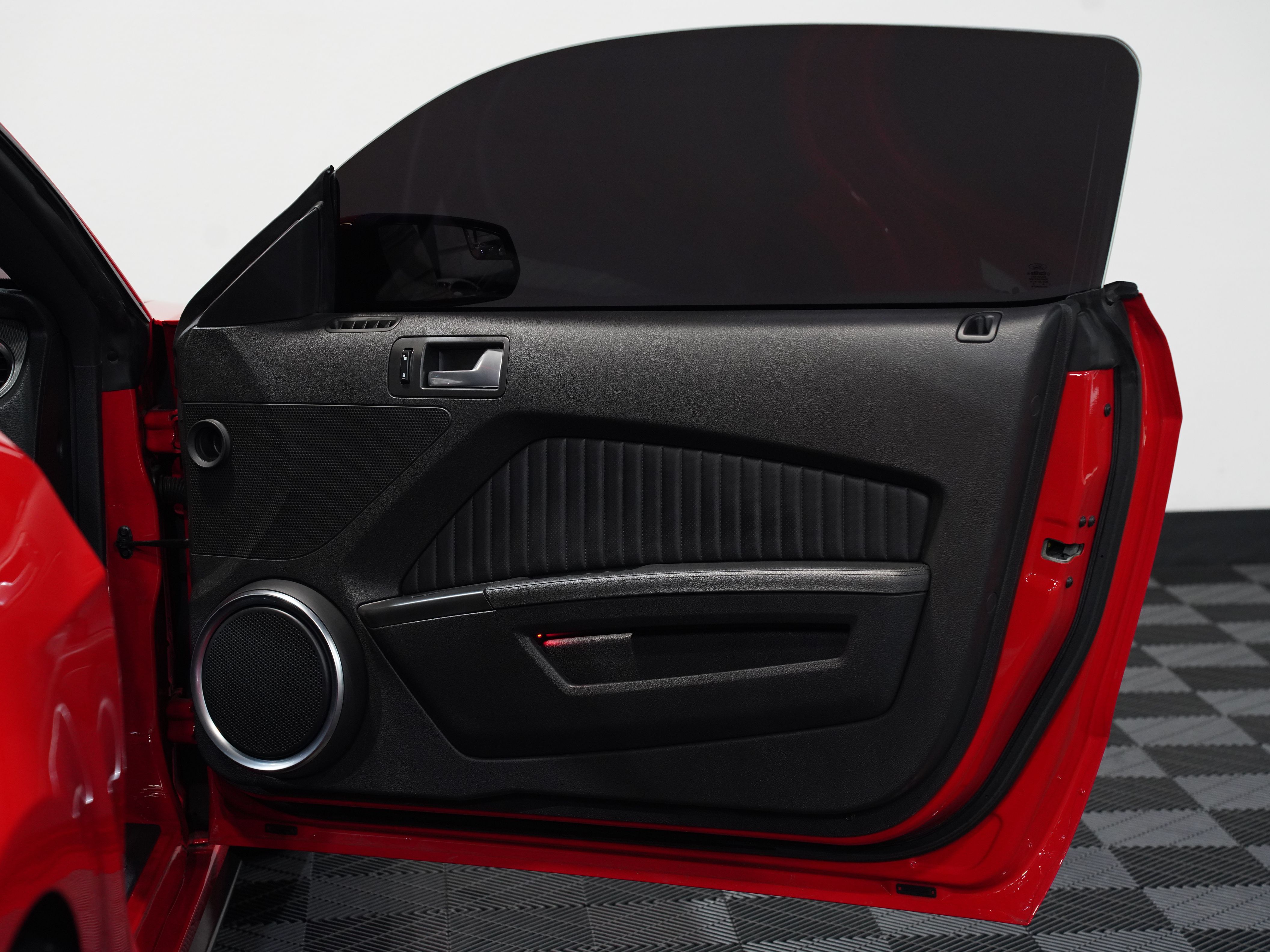 RED, 2013 FORD MUSTANG Image 27