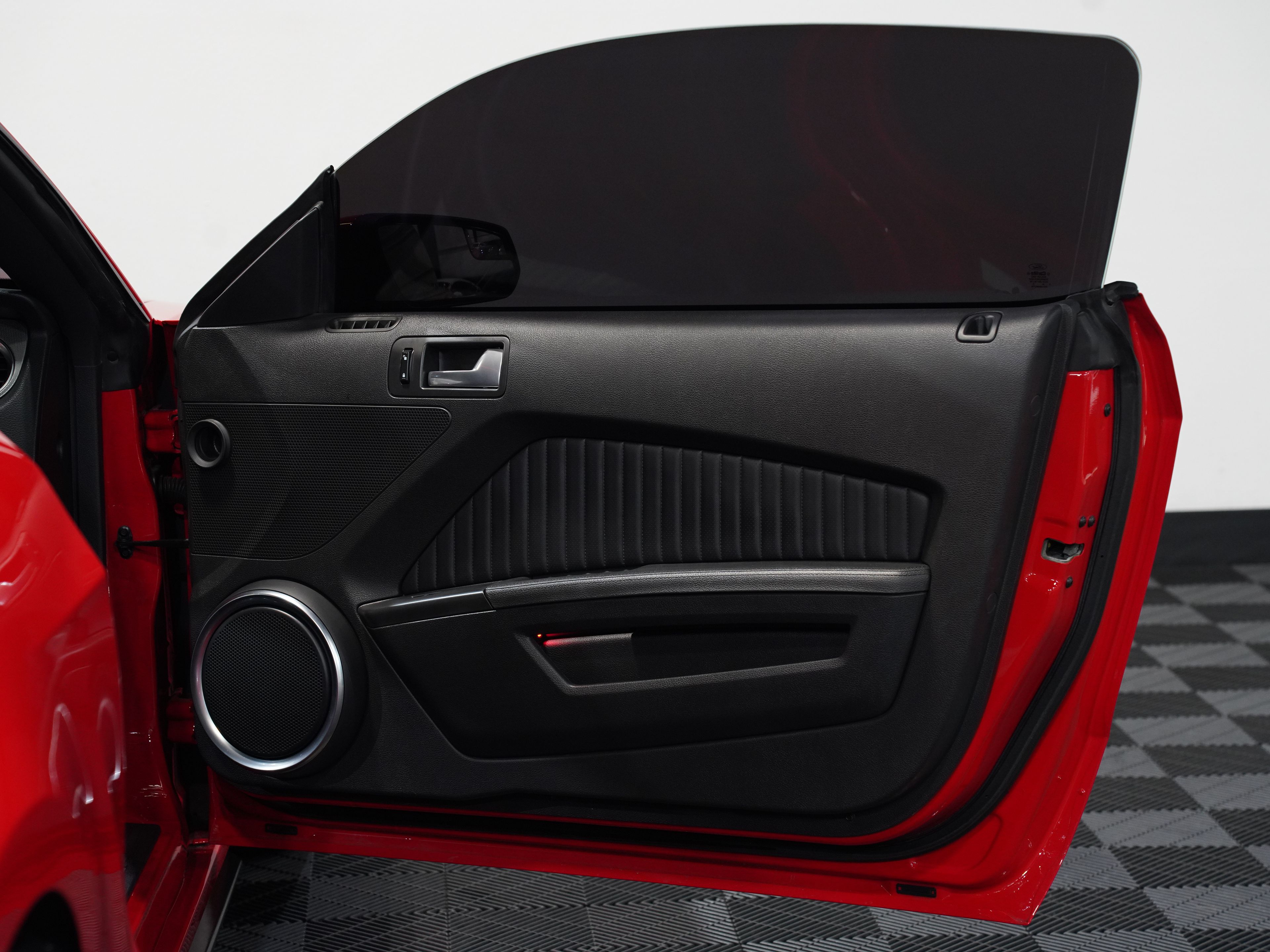 RED, 2013 FORD MUSTANG Image 27