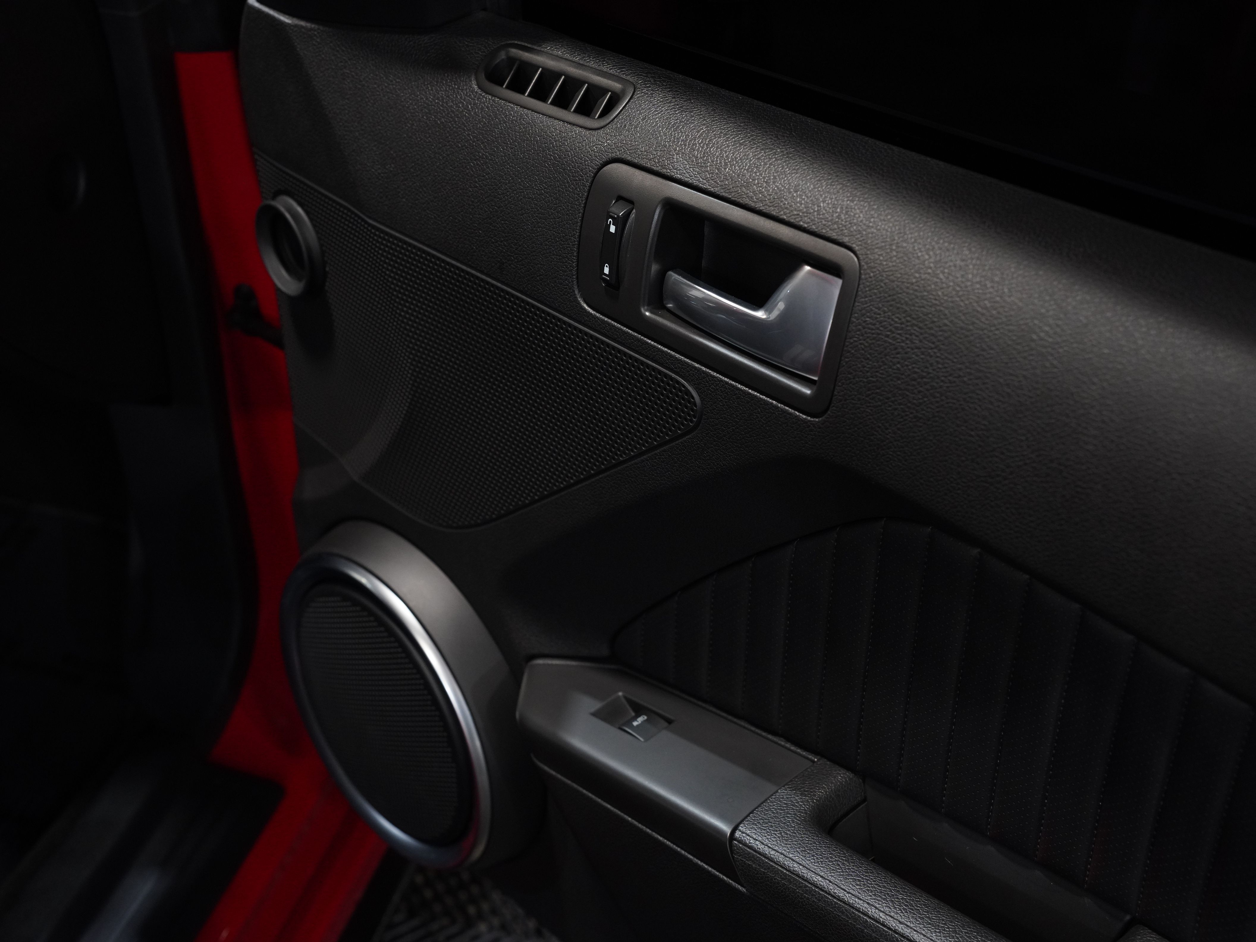 RED, 2013 FORD MUSTANG Image 28