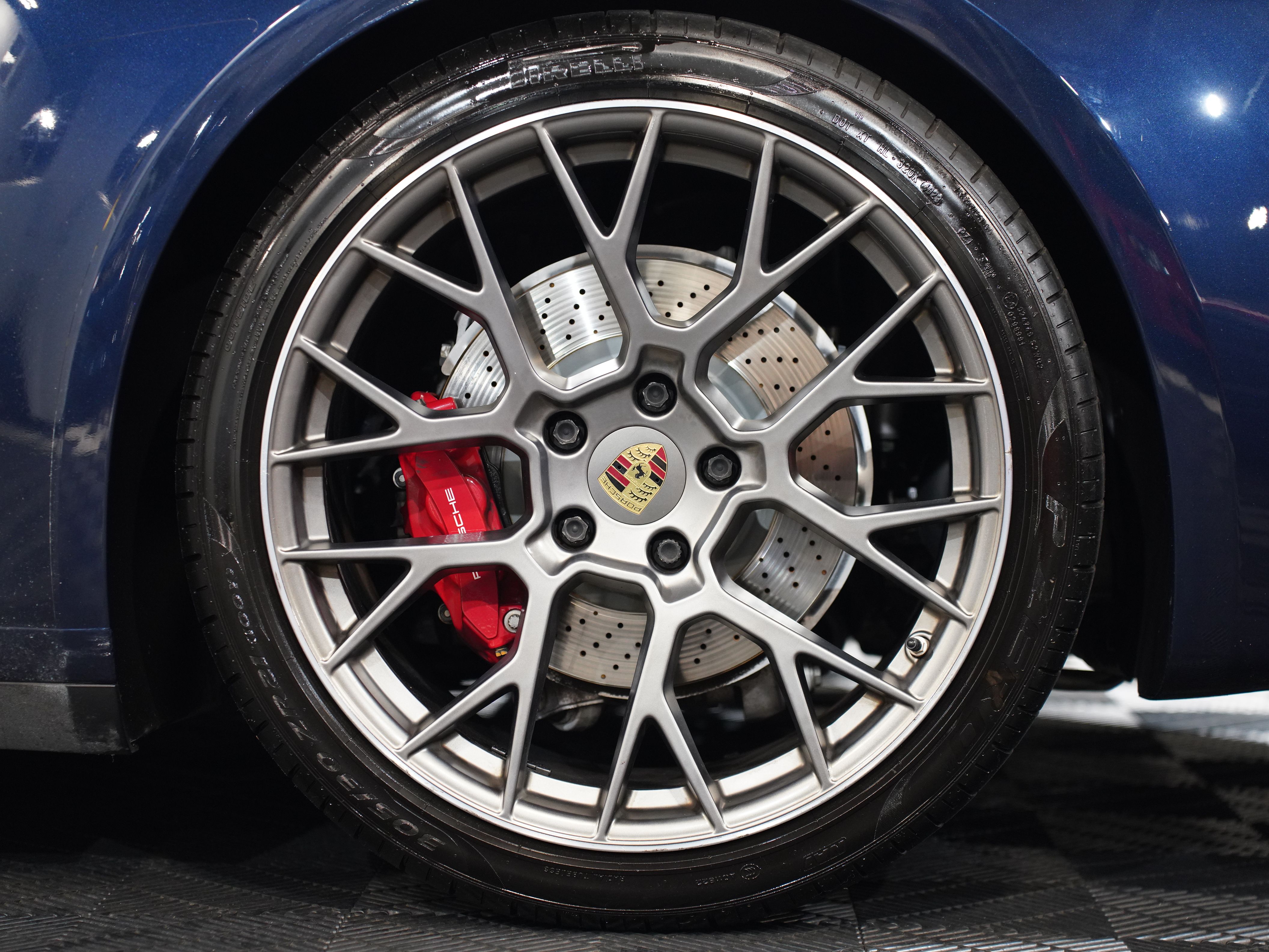 2020 PORSCHE 911 Image 46