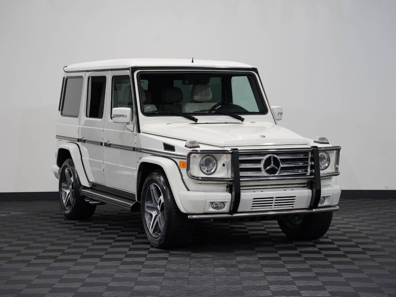 ARTIC WHITE, 2011 MERCEDES-BENZ G-CLASS Image 5