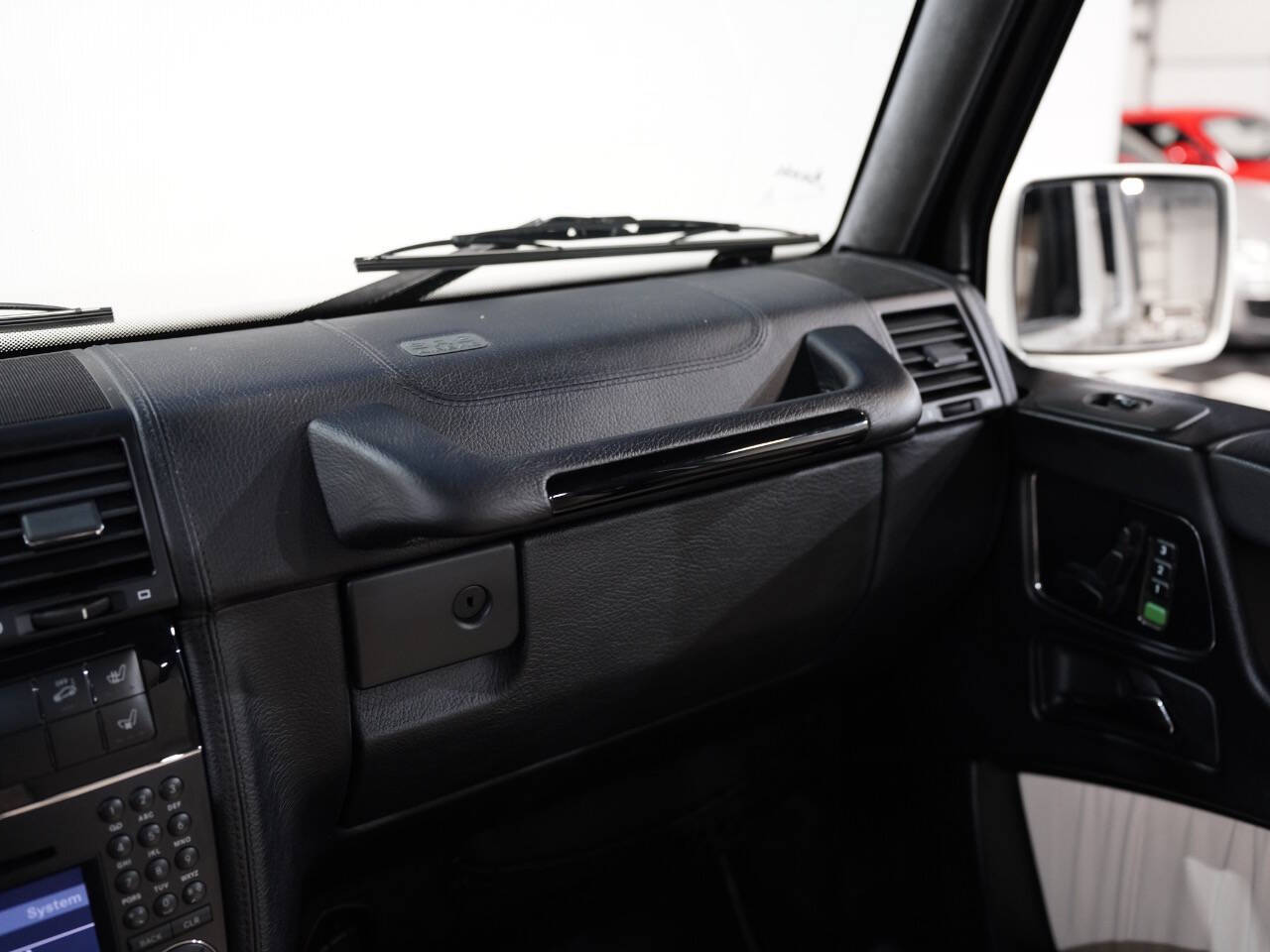 ARTIC WHITE, 2011 MERCEDES-BENZ G-CLASS Image 45