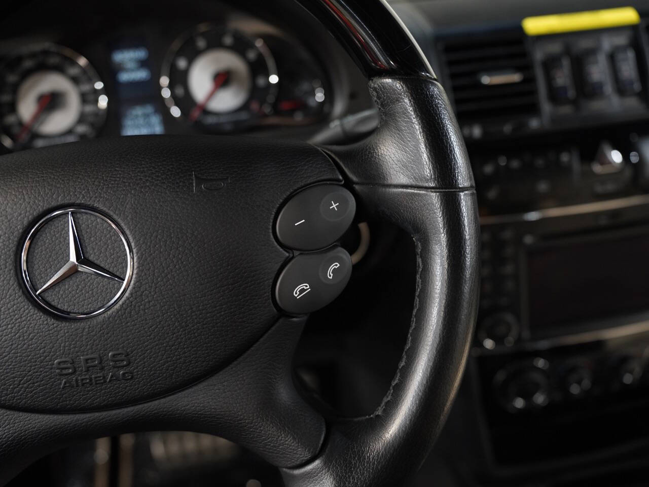ARTIC WHITE, 2011 MERCEDES-BENZ G-CLASS Image 40