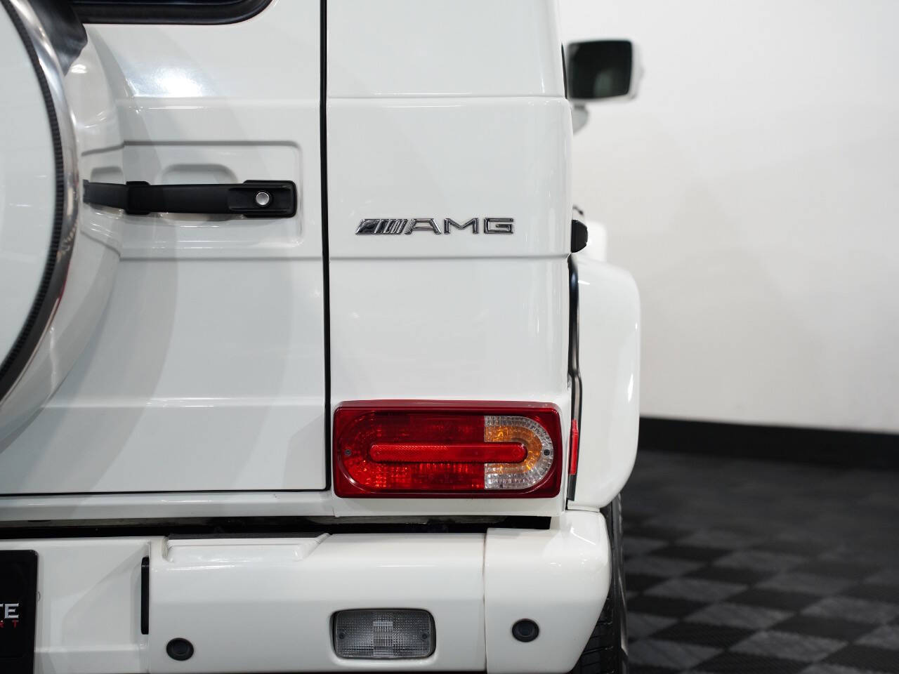 ARTIC WHITE, 2011 MERCEDES-BENZ G-CLASS Image 17