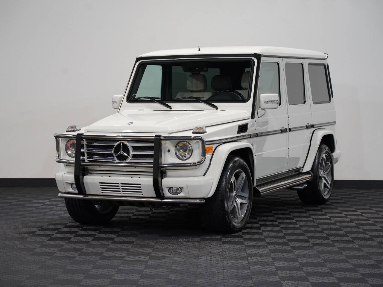 ARTIC WHITE, 2011 MERCEDES-BENZ G-CLASS Image 3