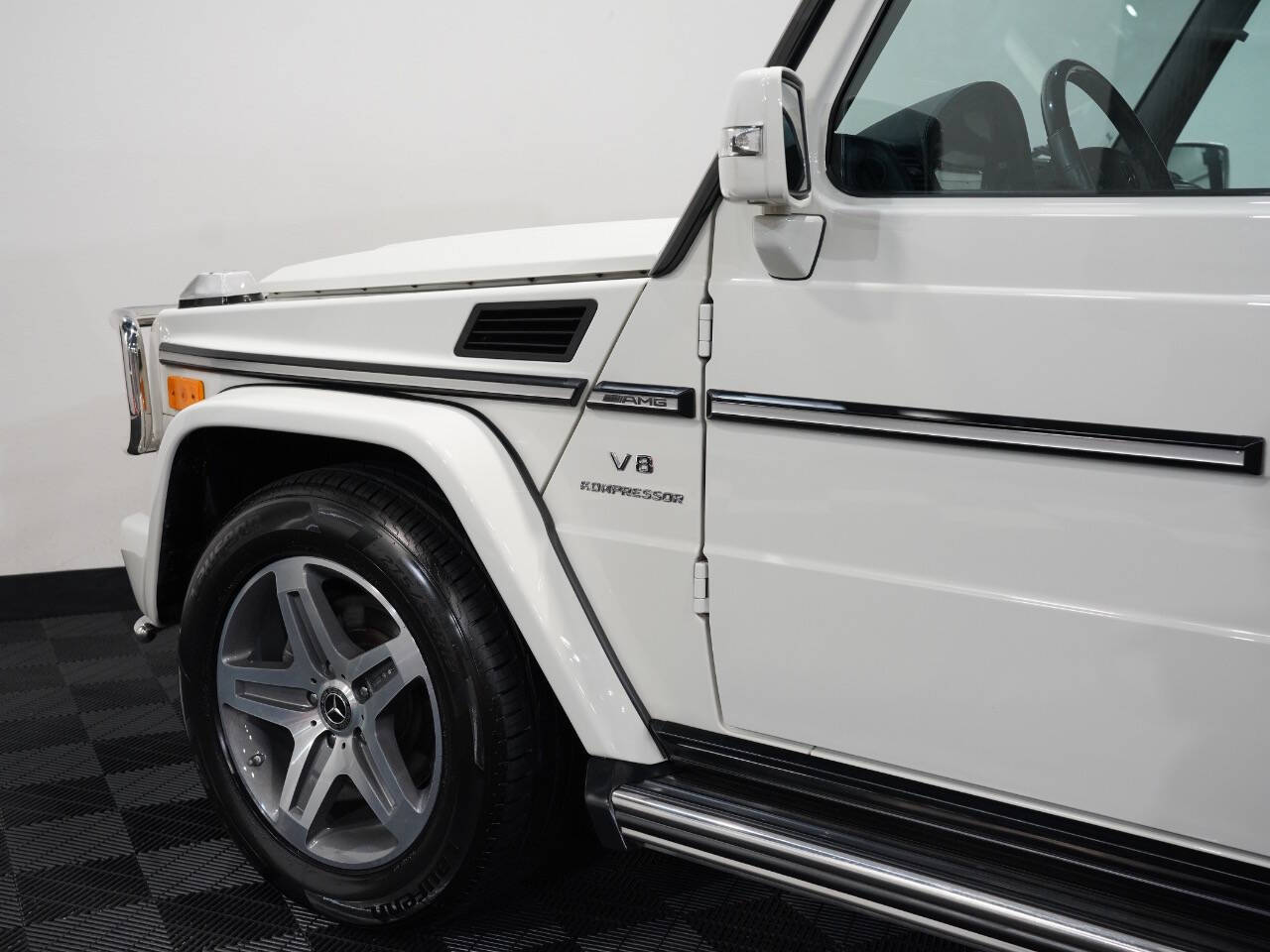 ARTIC WHITE, 2011 MERCEDES-BENZ G-CLASS Image 19