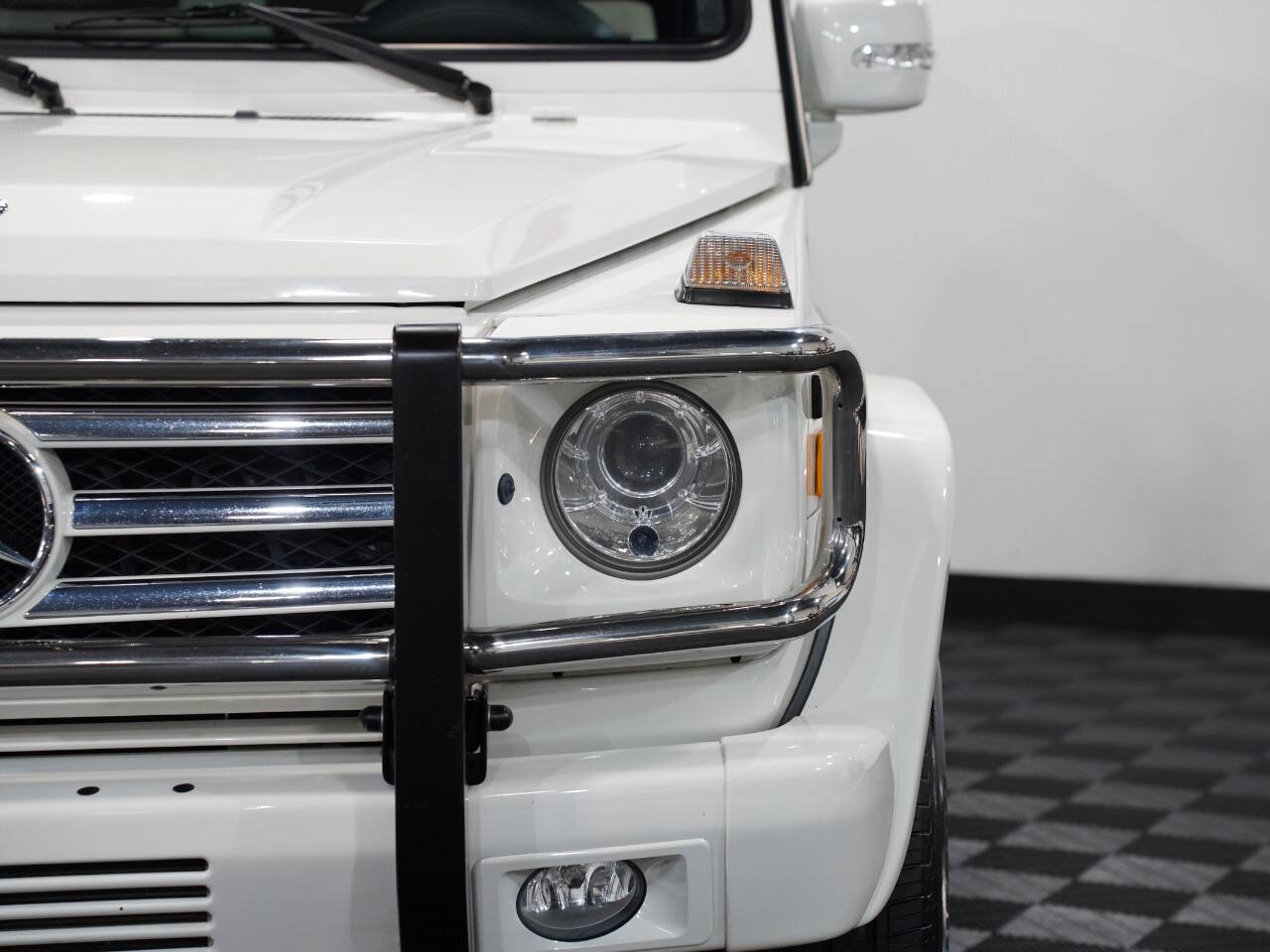 ARTIC WHITE, 2011 MERCEDES-BENZ G-CLASS Image 10