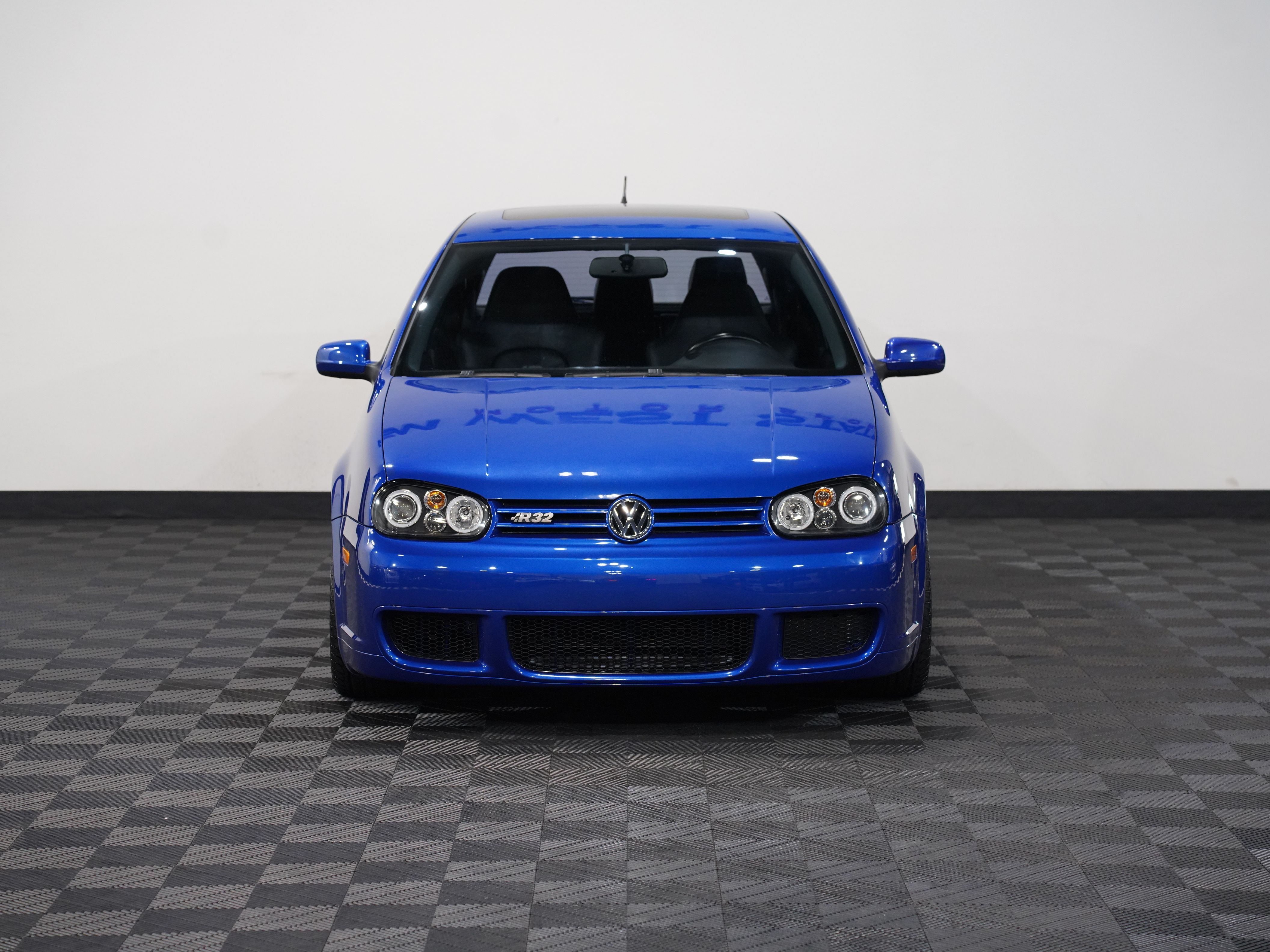 BLUE, 2004 VOLKSWAGEN R32 Image 4