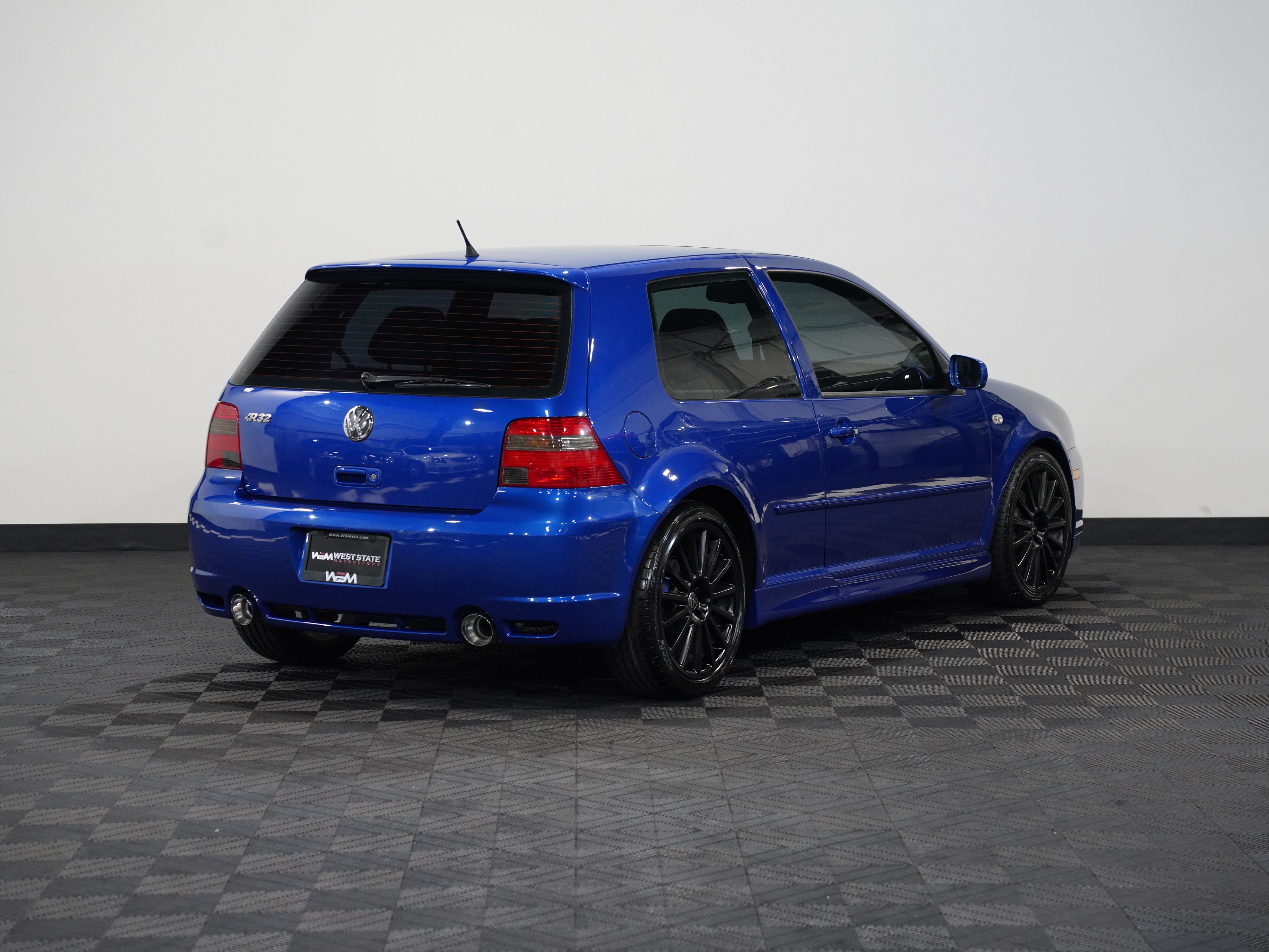 BLUE, 2004 VOLKSWAGEN R32 Image 6