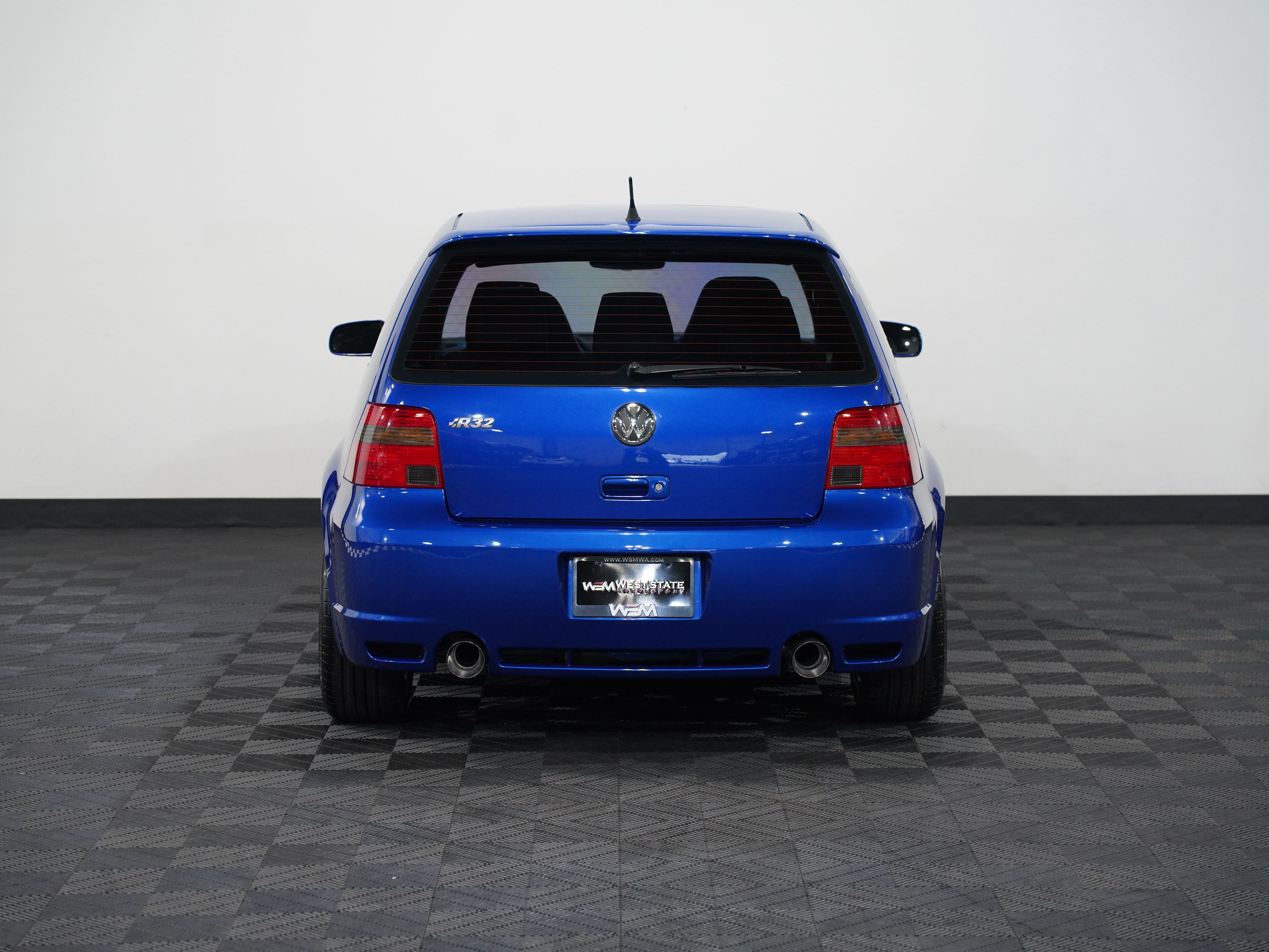 BLUE, 2004 VOLKSWAGEN R32 Image 7