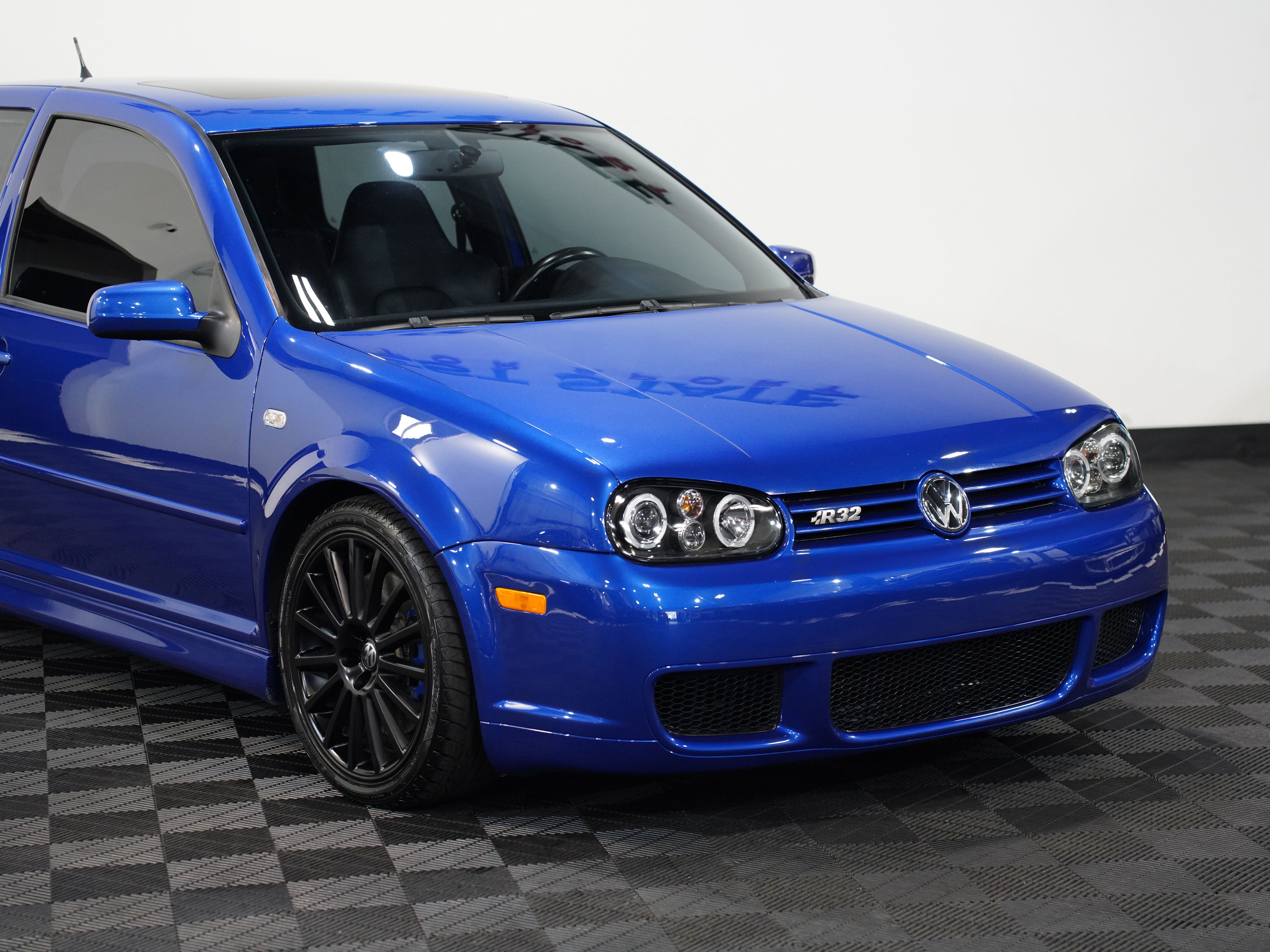 BLUE, 2004 VOLKSWAGEN R32 Thumnail Image 9