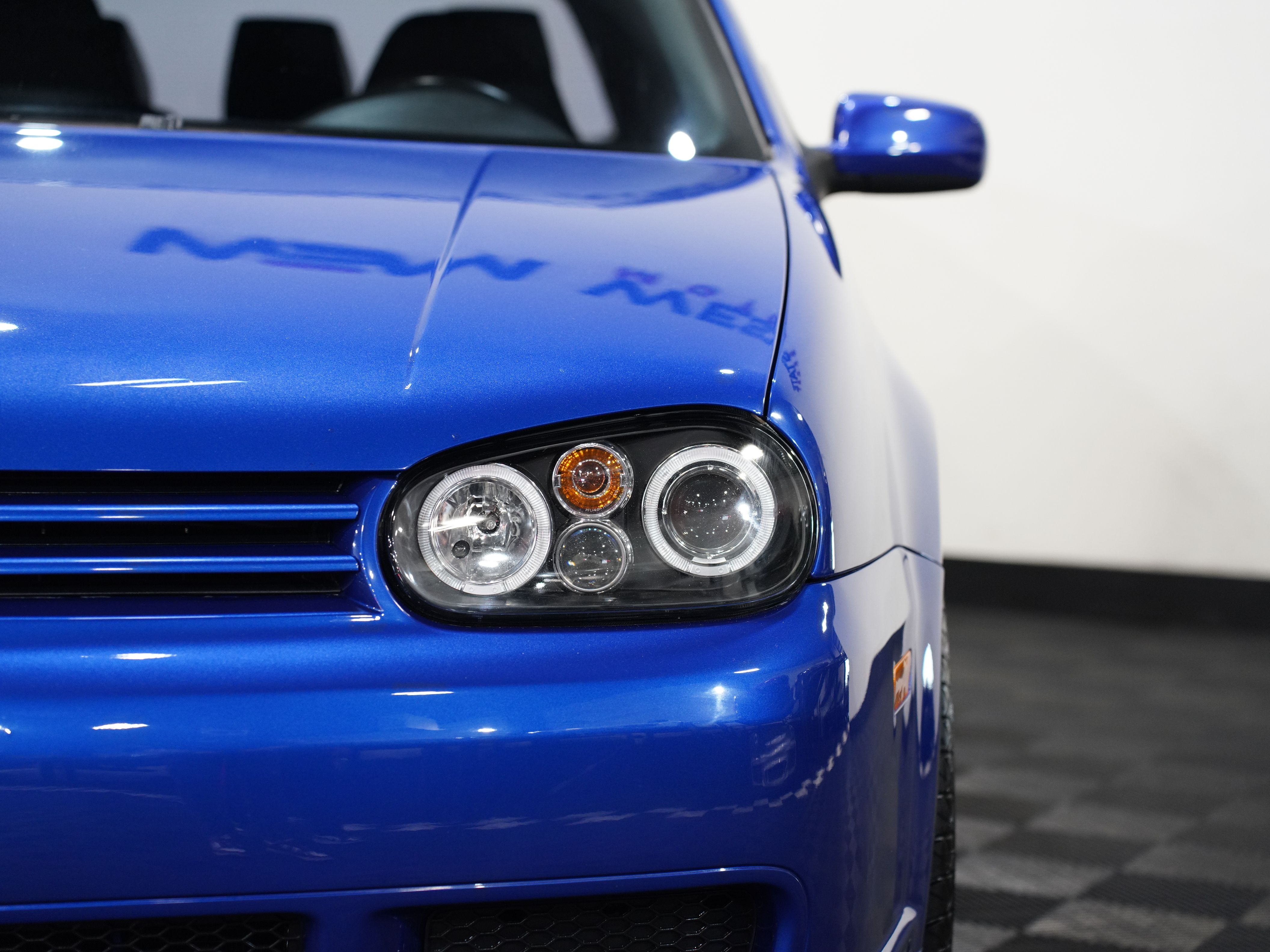 BLUE, 2004 VOLKSWAGEN R32 Image 10