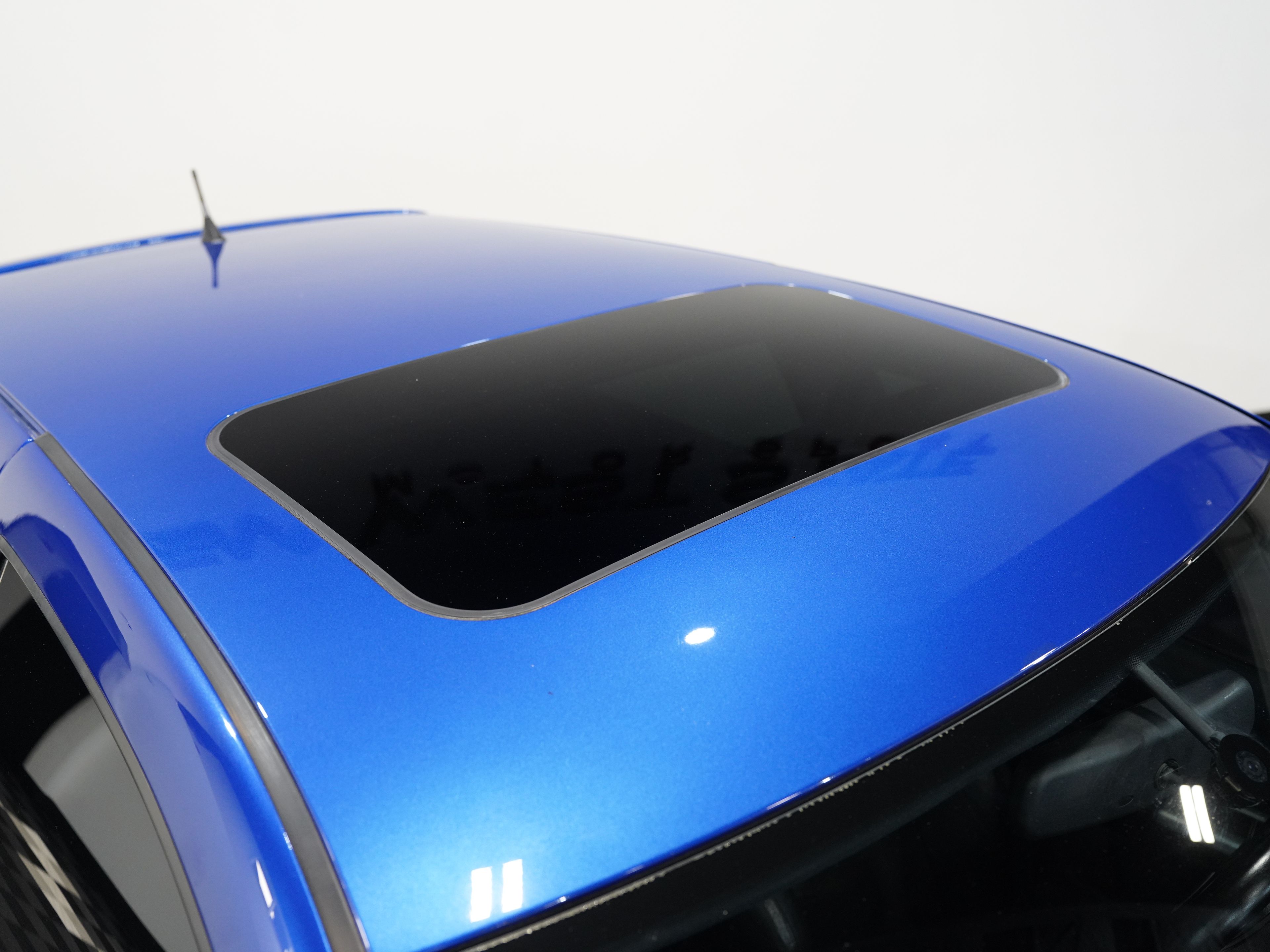 BLUE, 2004 VOLKSWAGEN R32 Thumnail Image 14