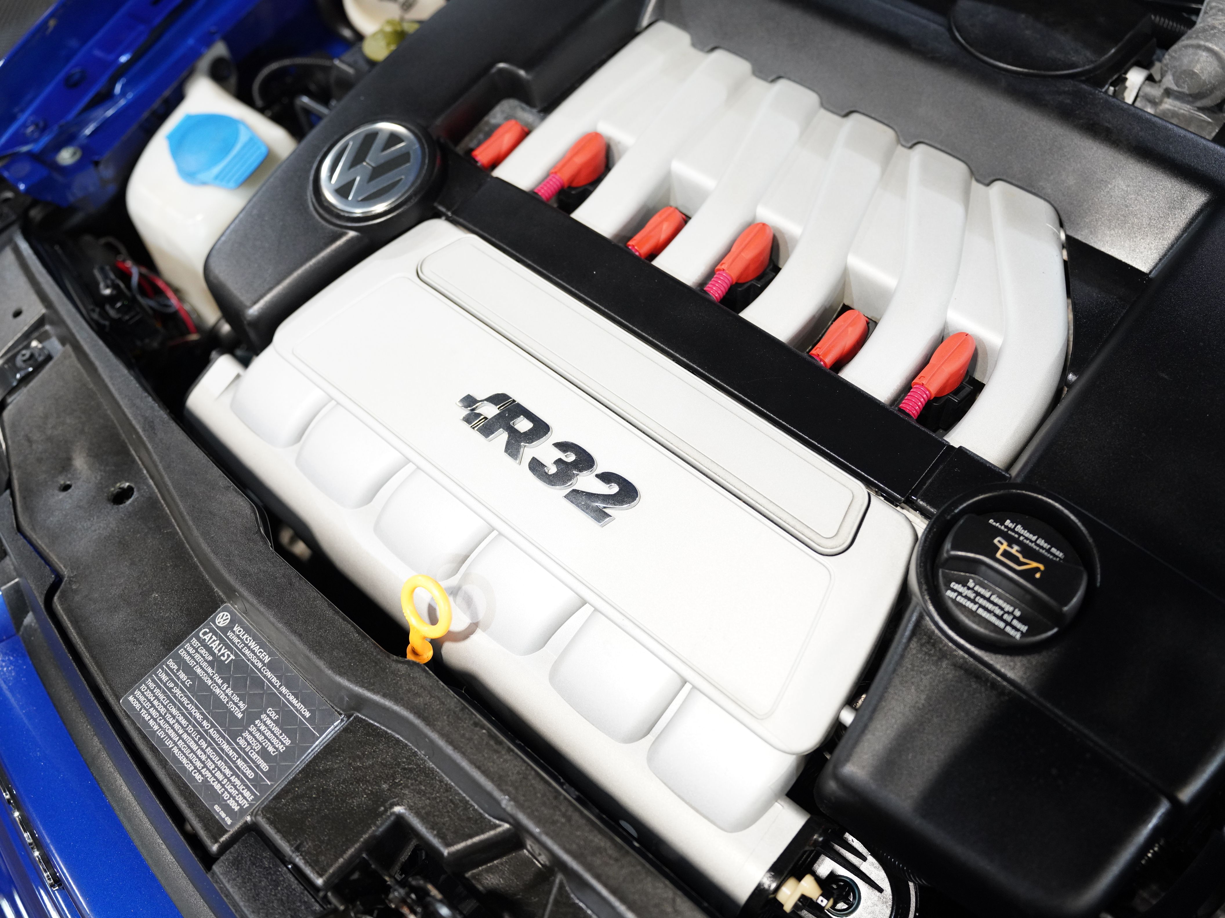BLUE, 2004 VOLKSWAGEN R32 Image 43