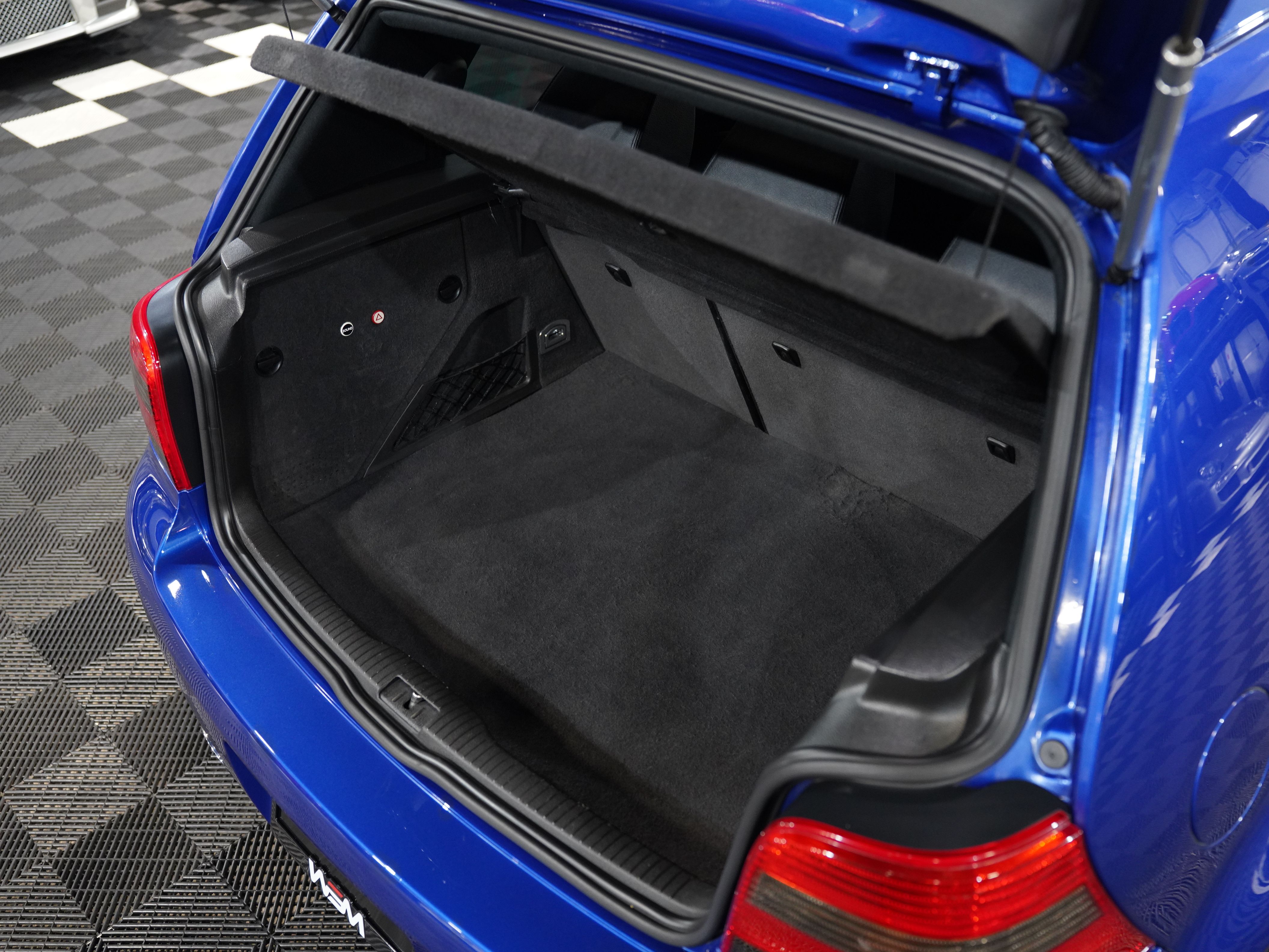 BLUE, 2004 VOLKSWAGEN R32 Image 46