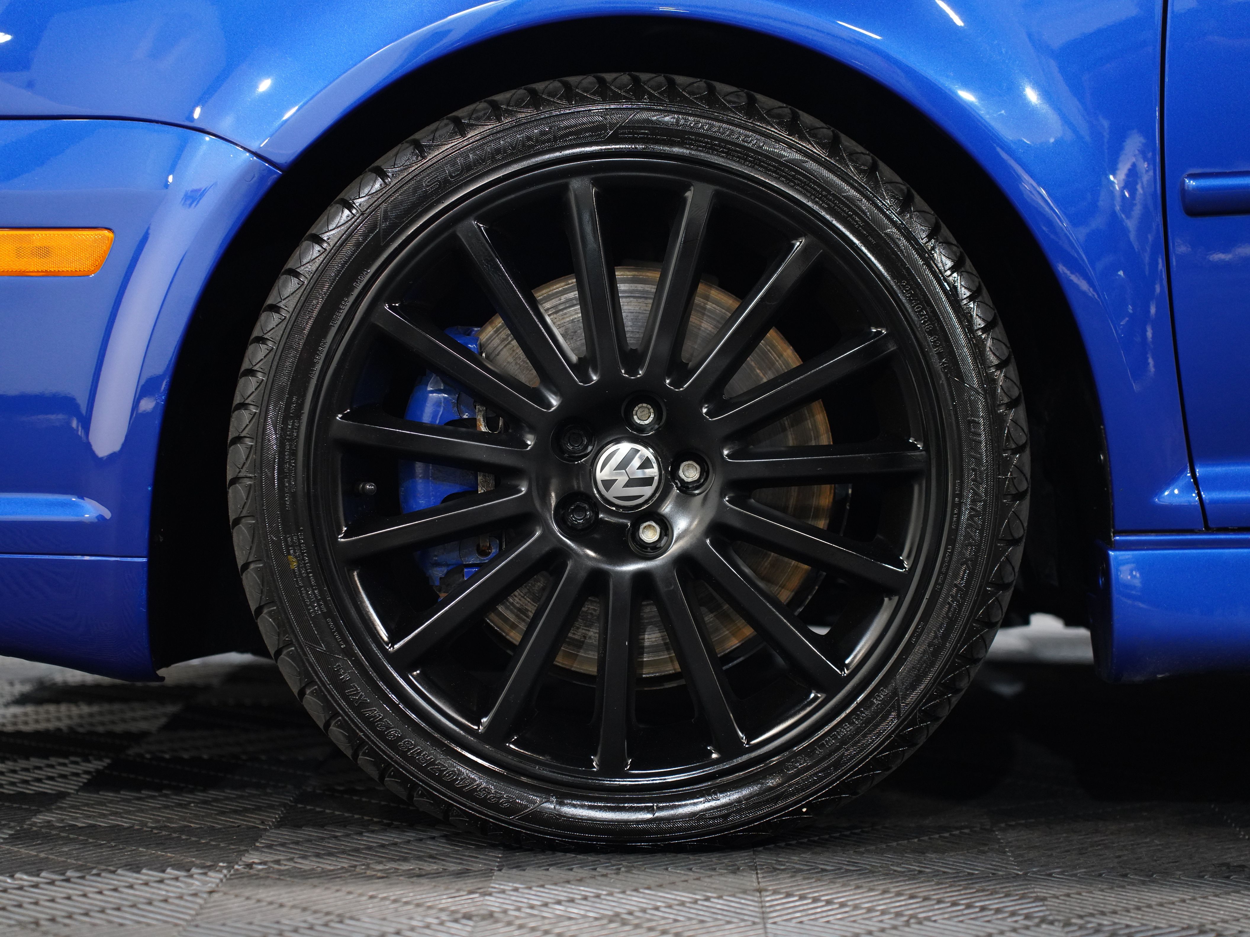 BLUE, 2004 VOLKSWAGEN R32 Image 48