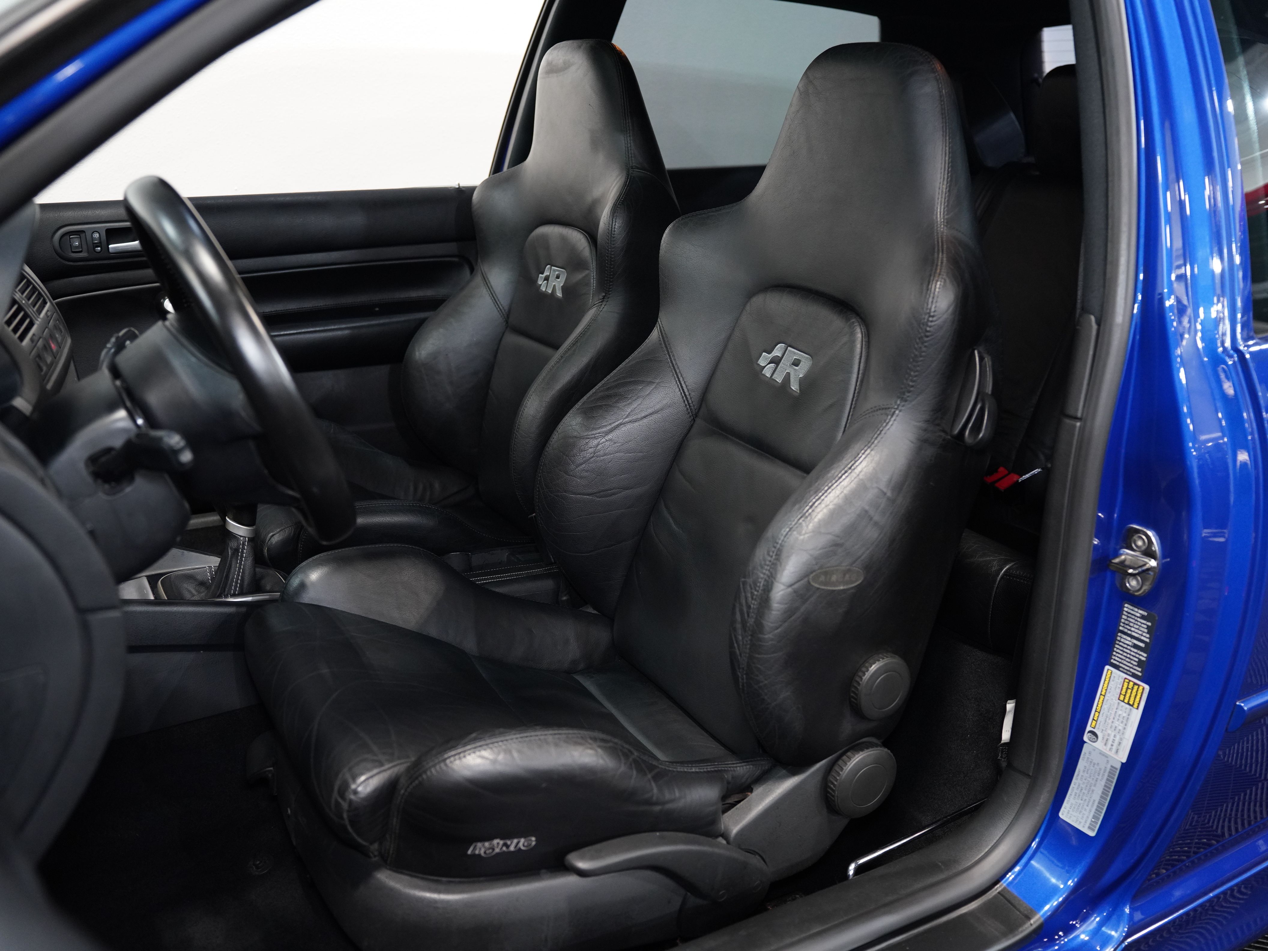 BLUE, 2004 VOLKSWAGEN R32 Image 27