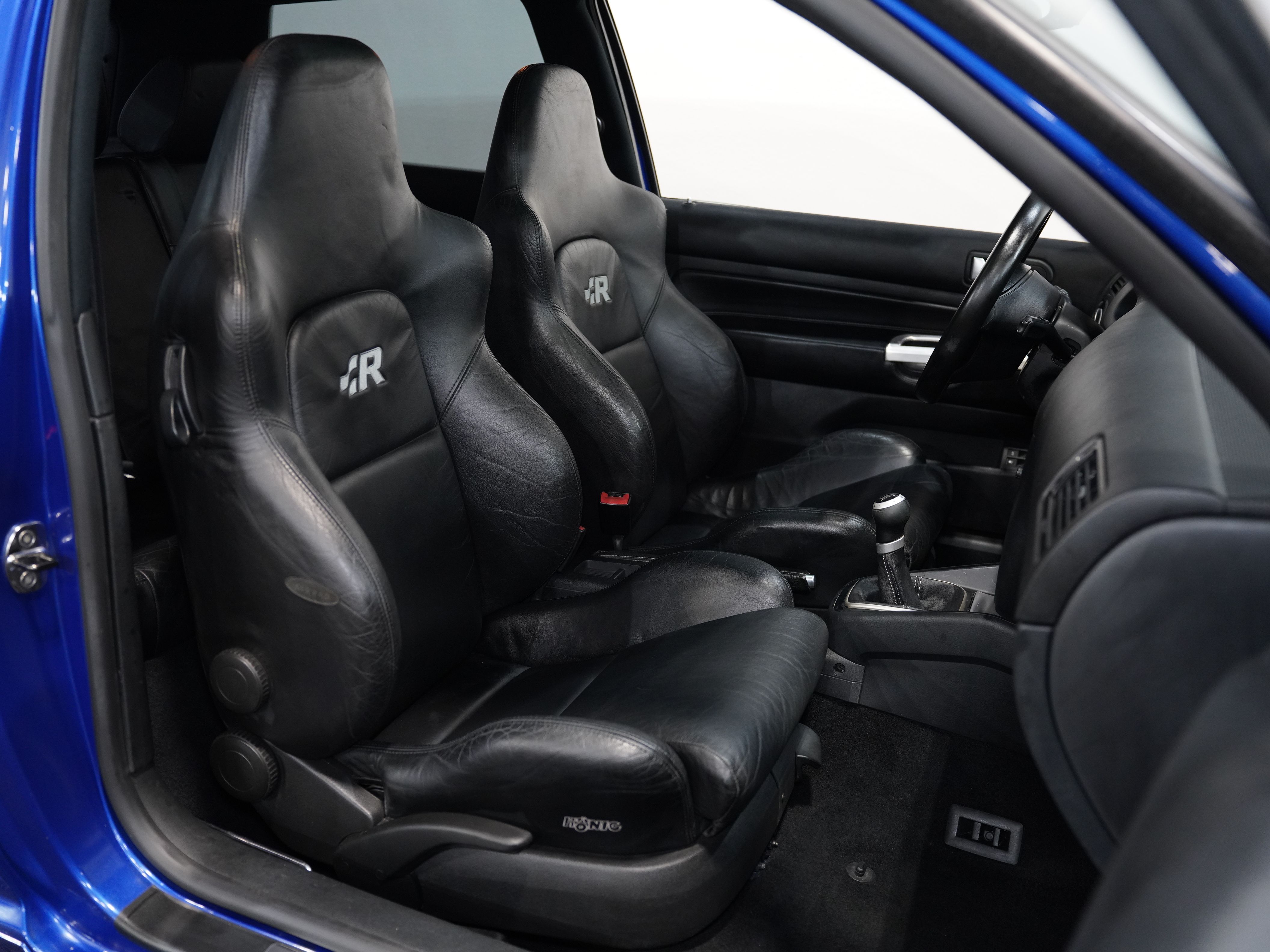 BLUE, 2004 VOLKSWAGEN R32 Image 30