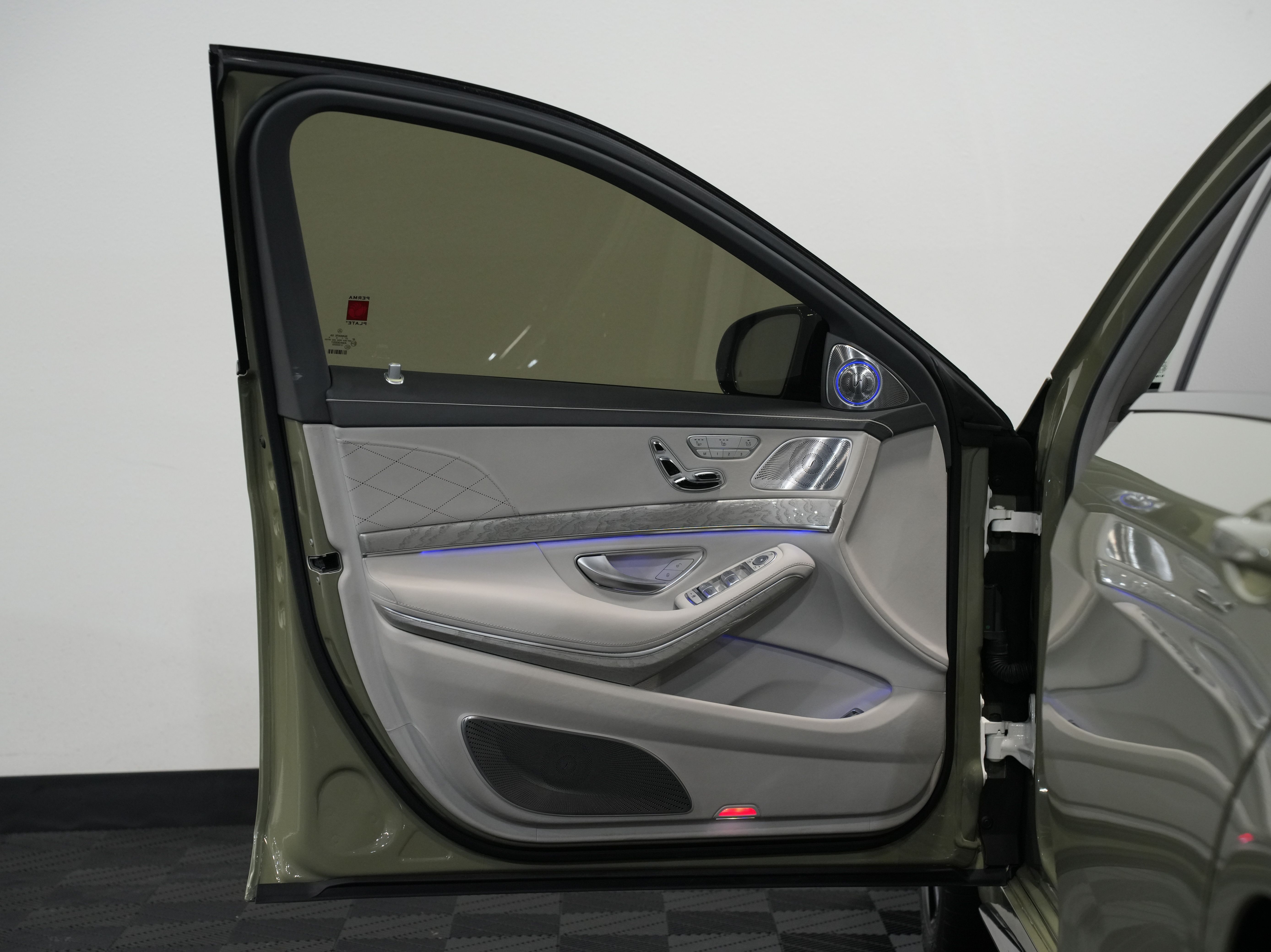 GREEN, 2015 MERCEDES-BENZ S-CLASS Image 23