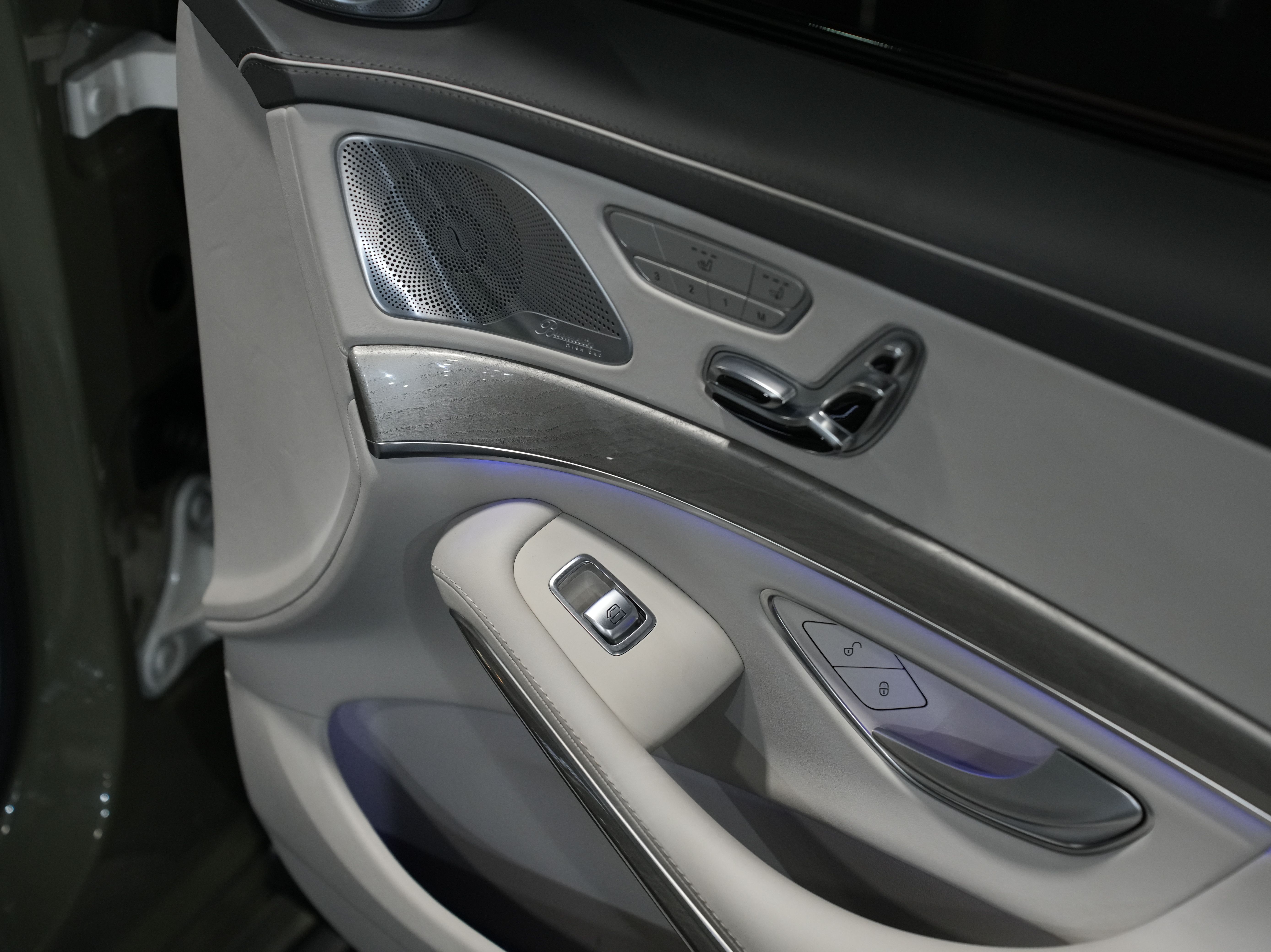 GREEN, 2015 MERCEDES-BENZ S-CLASS Image 26