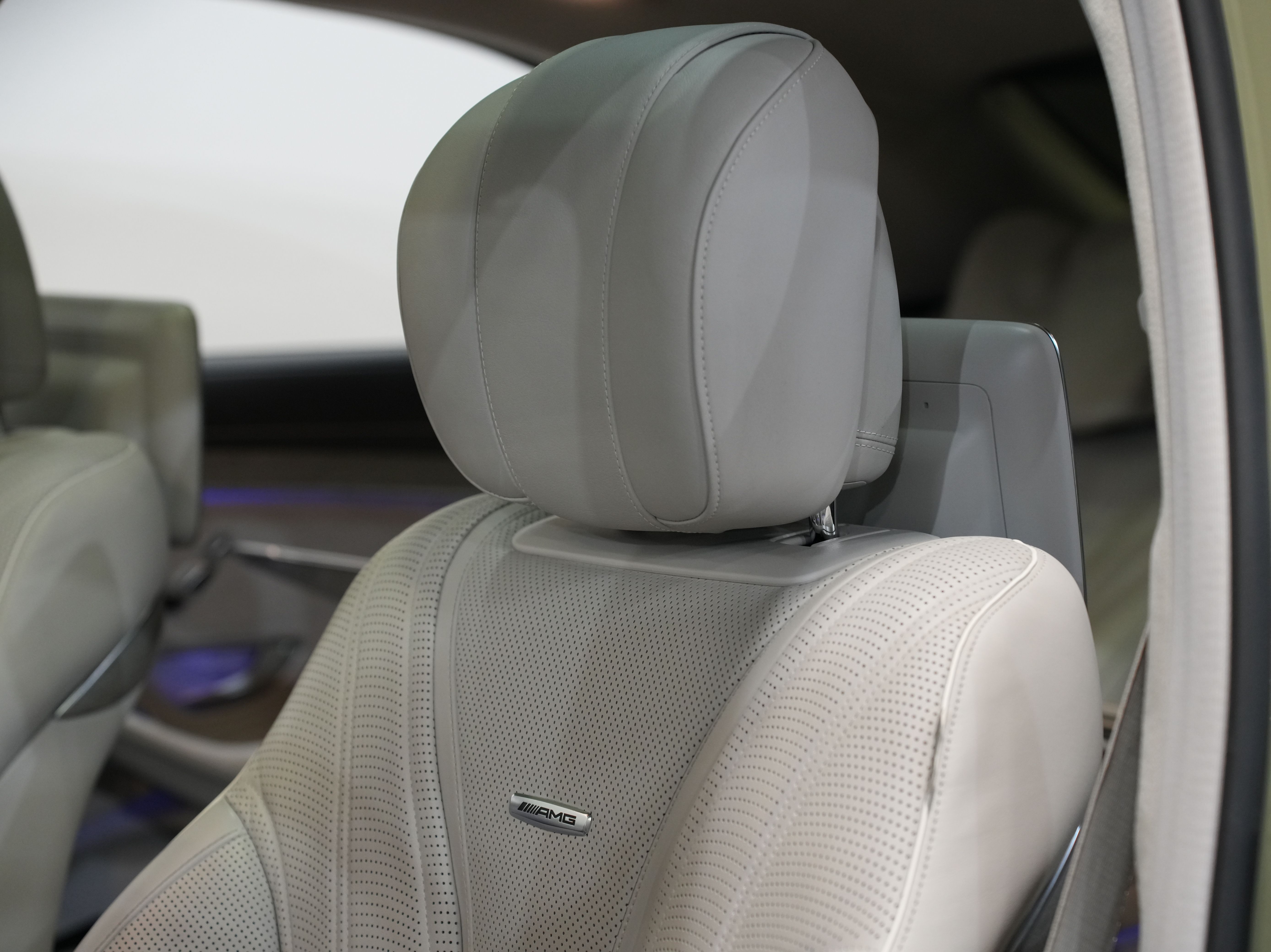 GREEN, 2015 MERCEDES-BENZ S-CLASS Image 32
