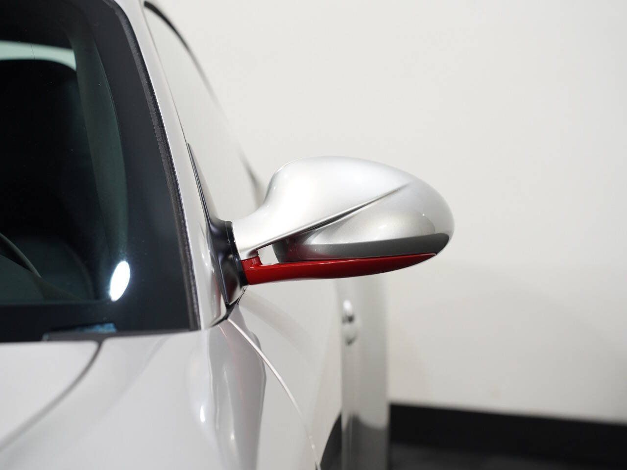 PLATINUM SILVER METALLIC, 2012 PORSCHE 911 Image 11