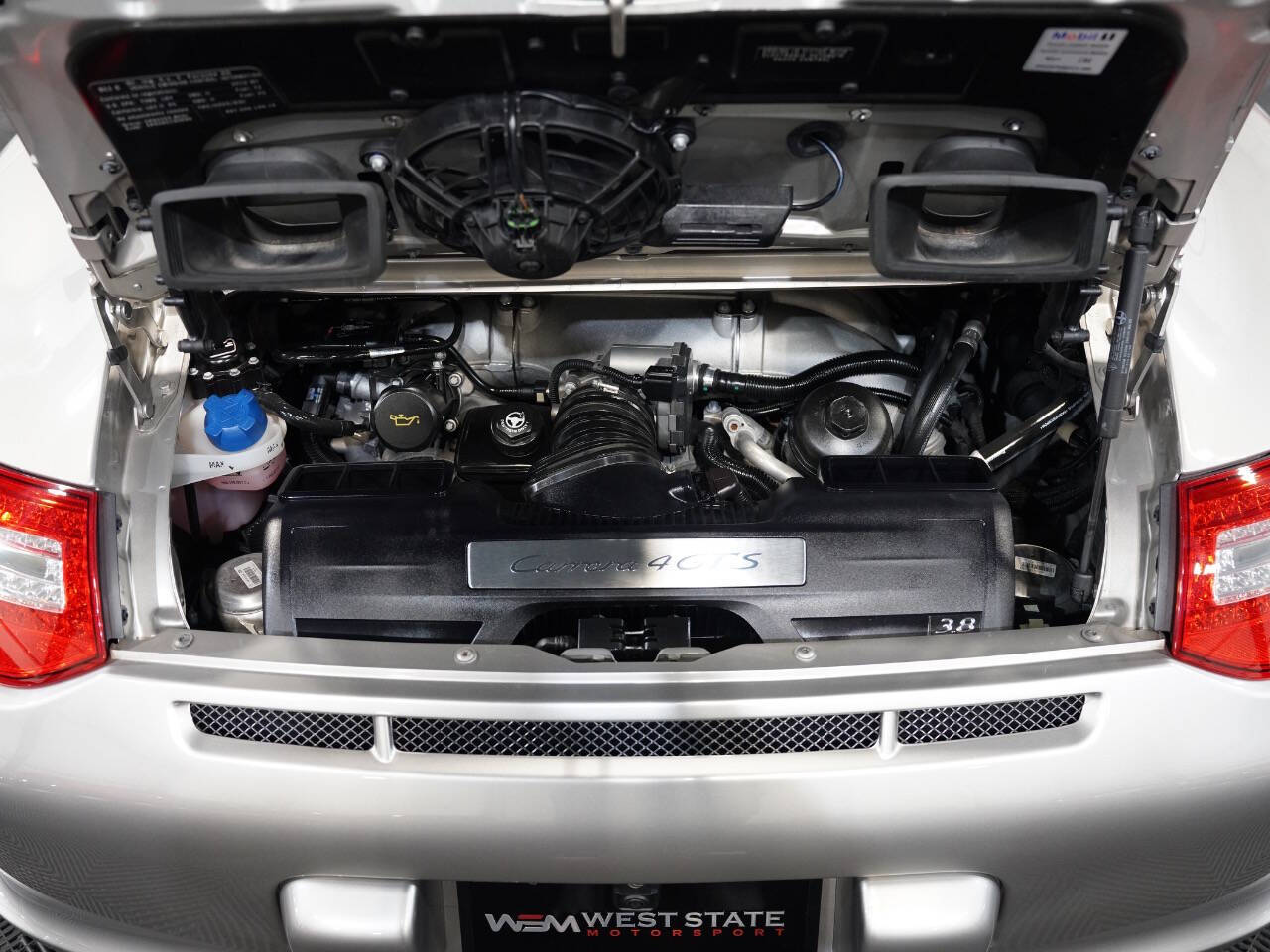 PLATINUM SILVER METALLIC, 2012 PORSCHE 911 Image 44
